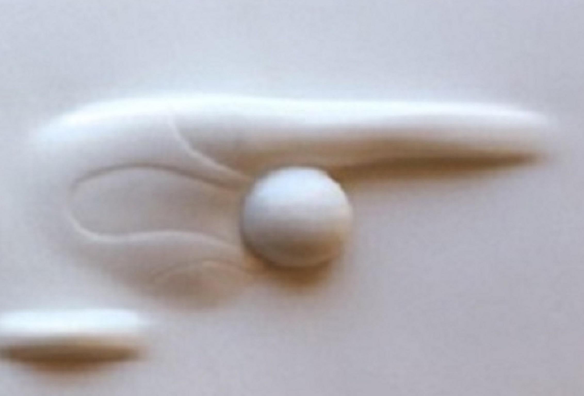 Dimensions :
9.84 in. H x 37.01 in. W
25 cm H x 94 cm L

Giovanni Manganelli est né en 1942 à San Giovanni in Persiceto, près de Bologne. Il a commencé à travailler comme assistant réalisateur pour des cinéastes, puis il a commencé à coécrire les