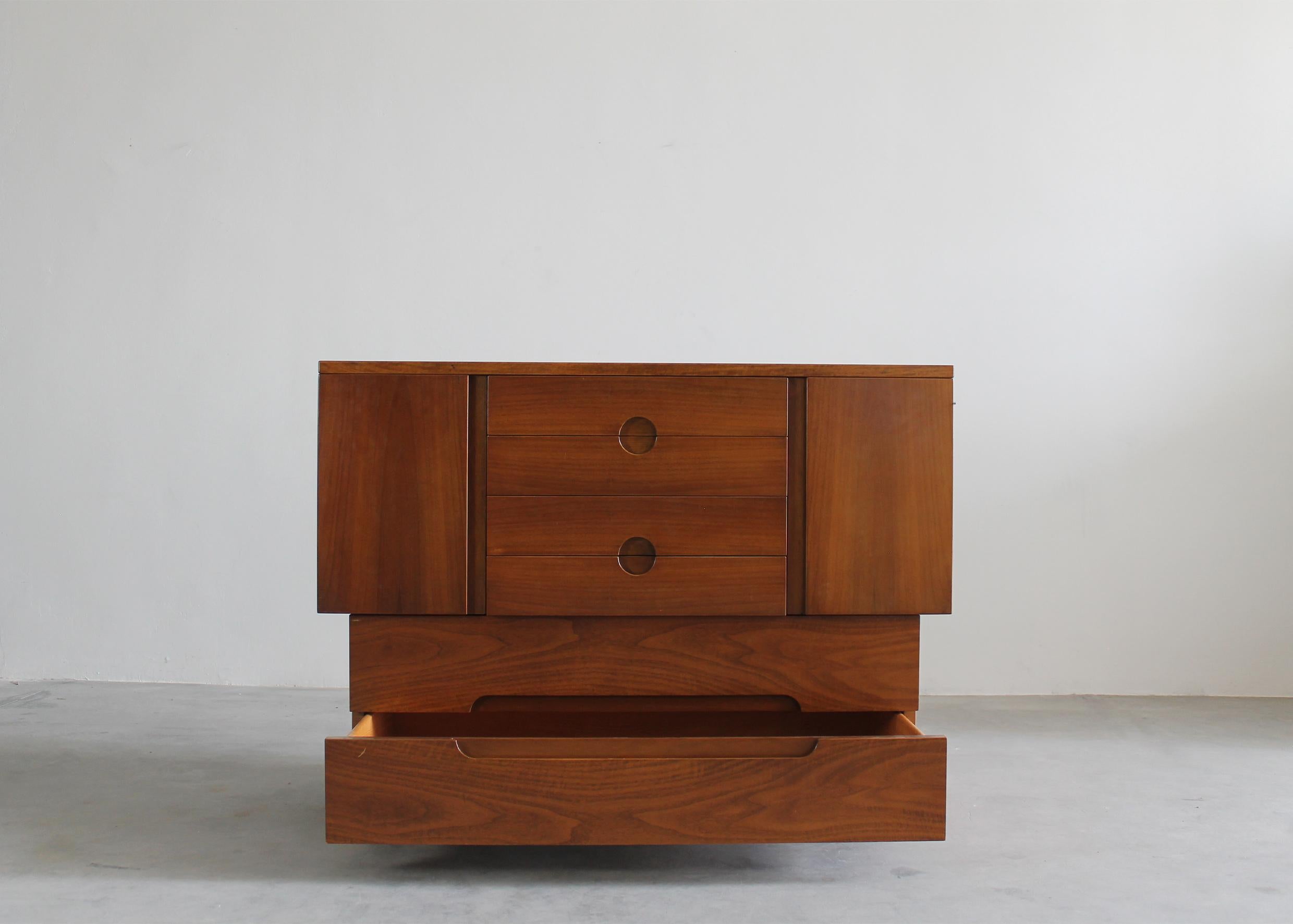 Giovanni Michelucci Cabinet Serena en Wood Wood par Poltronova 1950s Italie Bon état à Montecatini Terme, IT