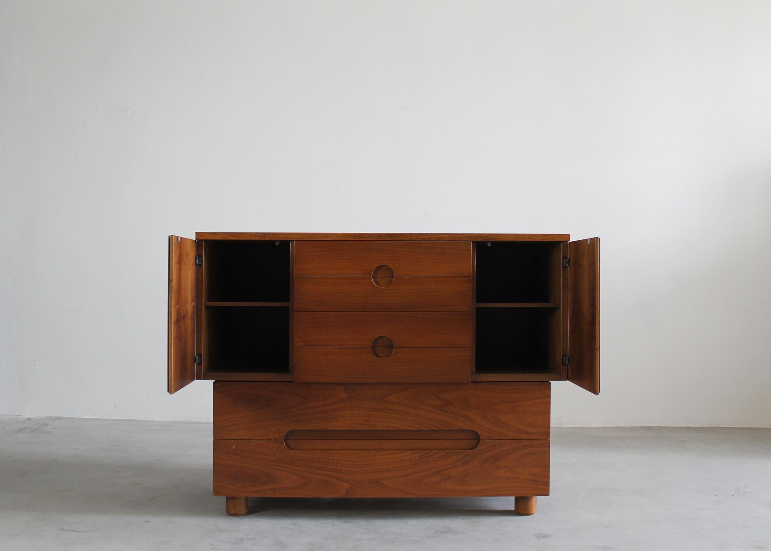 Milieu du XXe siècle Giovanni Michelucci Cabinet Serena en Wood Wood par Poltronova 1950s Italie