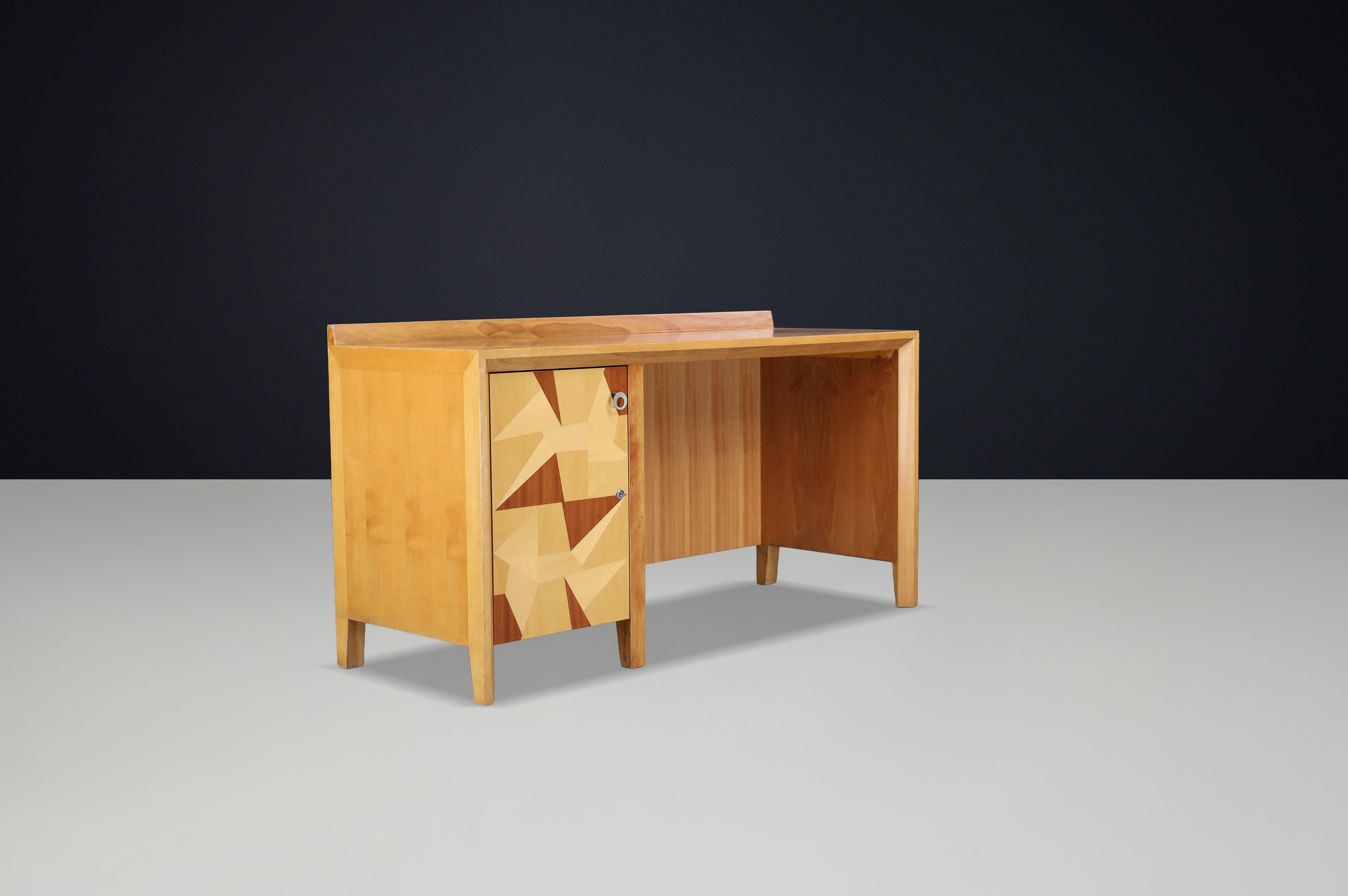 Giovanni Michelucci Geometrischer Schreibtisch mit Intarsien aus Holz, Italien, 1970er Jahre im Angebot 2
