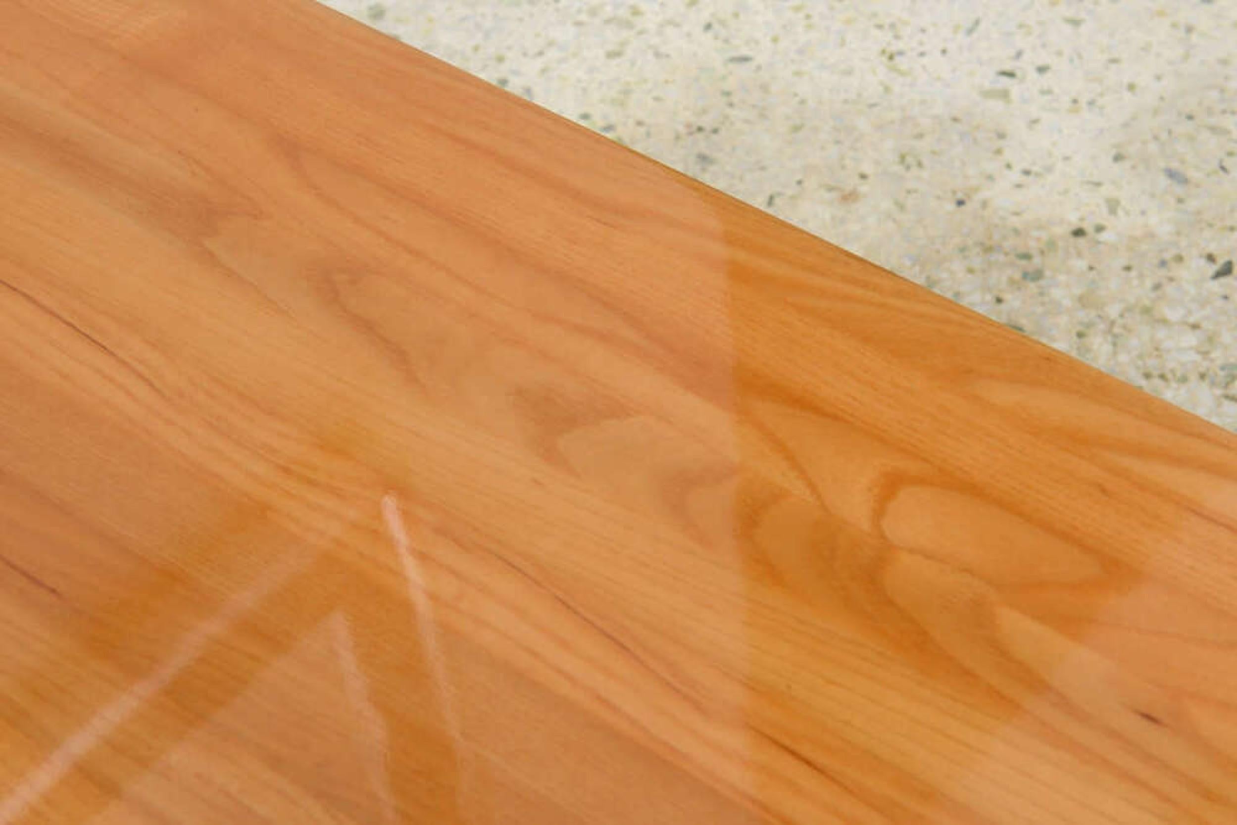 Giovanni Michelucci Italian Mid-Century Low Plank Top Coffee Table (Table basse à plateau en bois) Bon état - En vente à Queens, NY