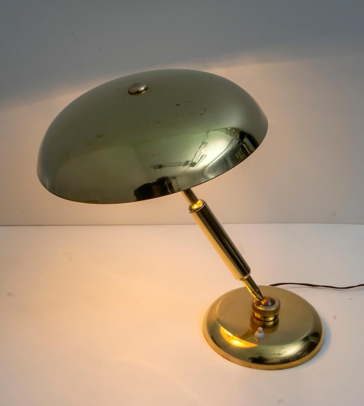 Giovanni Michelucci Midcentury Italian Adjustable Brass Table Lamp 