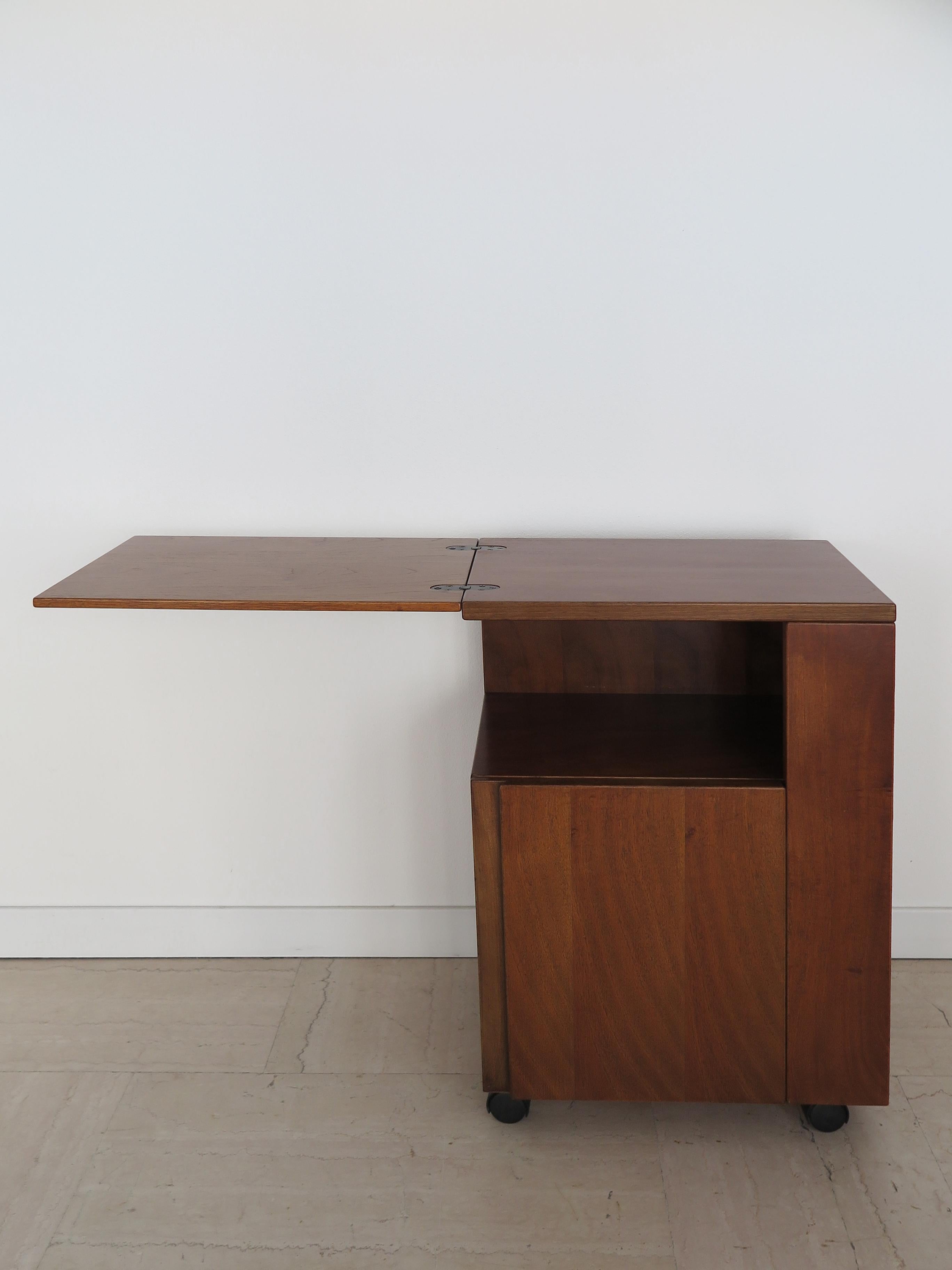 Giovanni Michelucci Poltronova Italian Wood Bedside Tables Nithg Stands 1960s For Sale 4