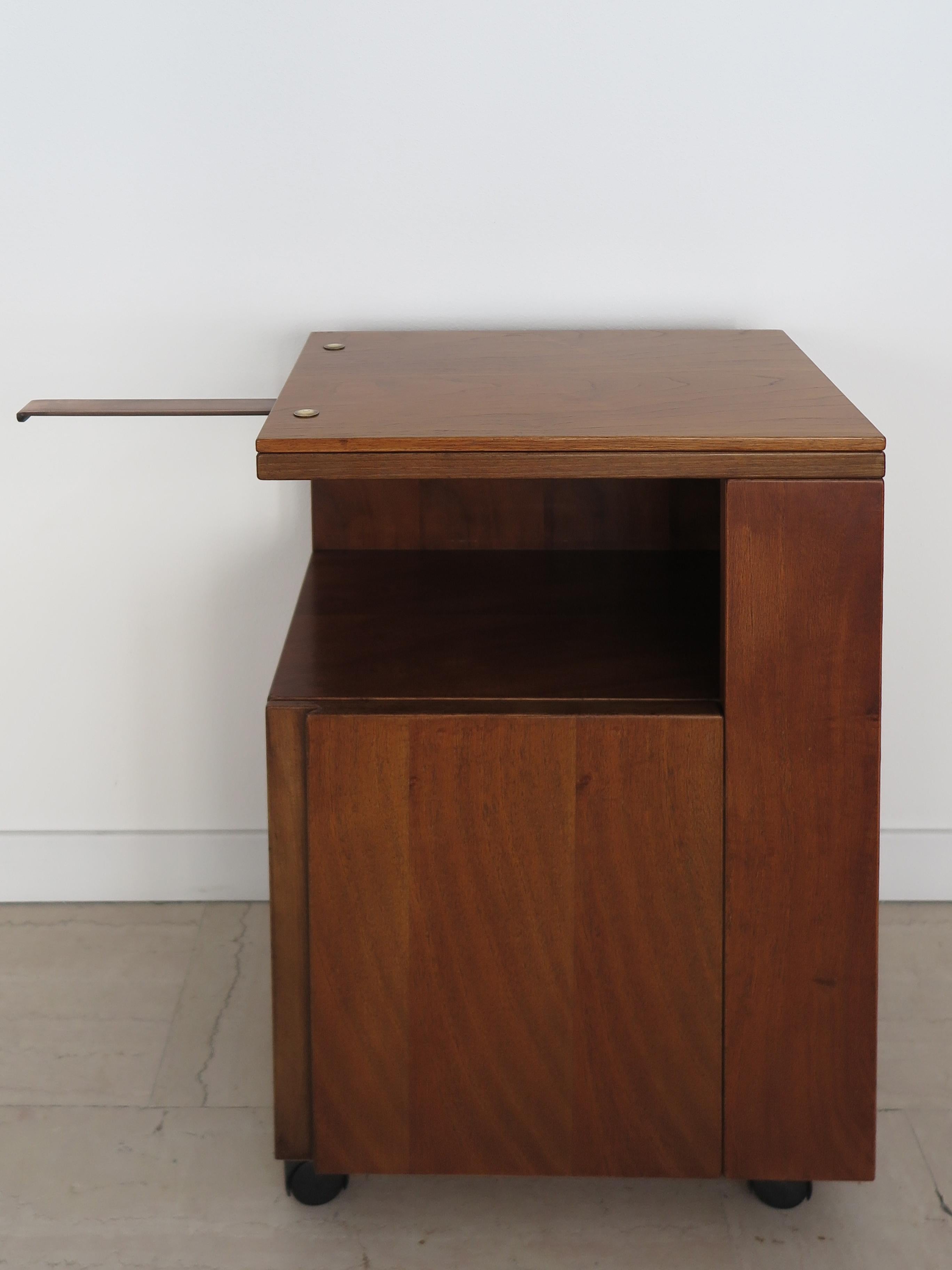 Giovanni Michelucci Poltronova Italian Wood Bedside Tables Nithg Stands 1960s For Sale 3