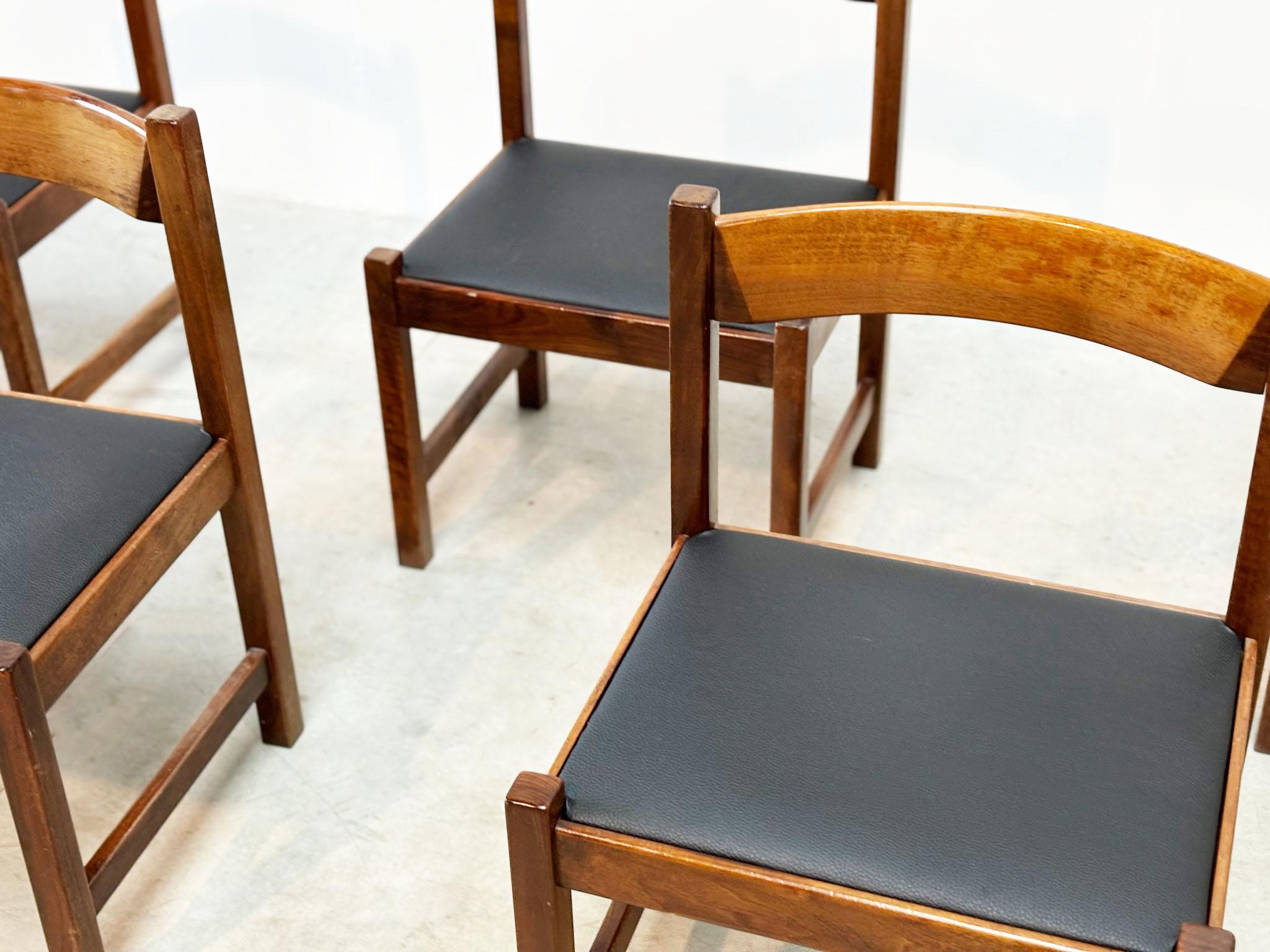 Walnut Giovanni Michelucci 'Torbecchia' Italian dining chairs