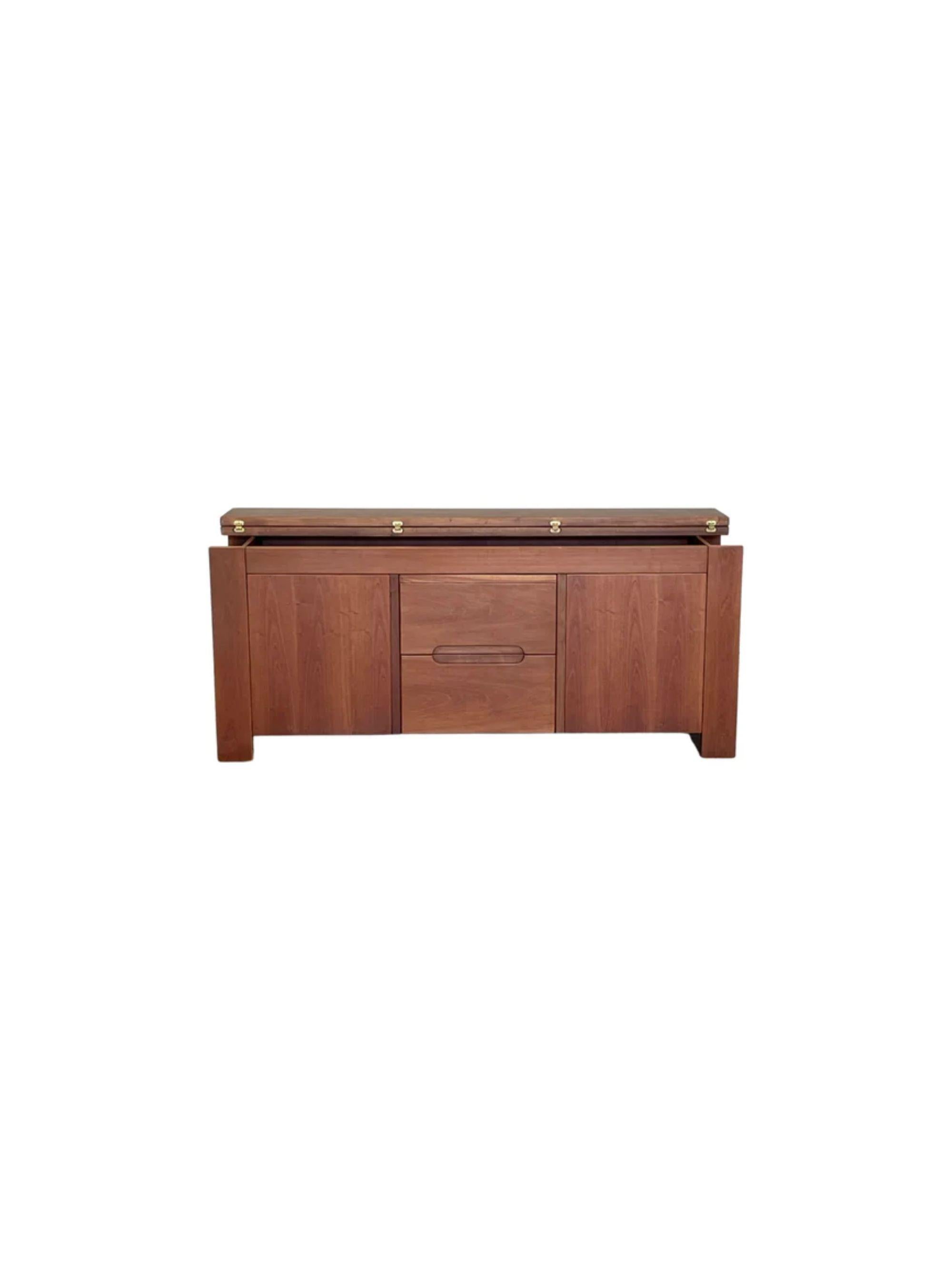 Credenza modello Giovanni Michelucci ''Torbecchia'' per Poltronova, Italia, anni '60

Informazioni aggiuntive:
Materiali: Noce
Condizioni: Graffi superficiali minori. Condizioni originali vintage molto buone. Firma brunita sul lato destro 