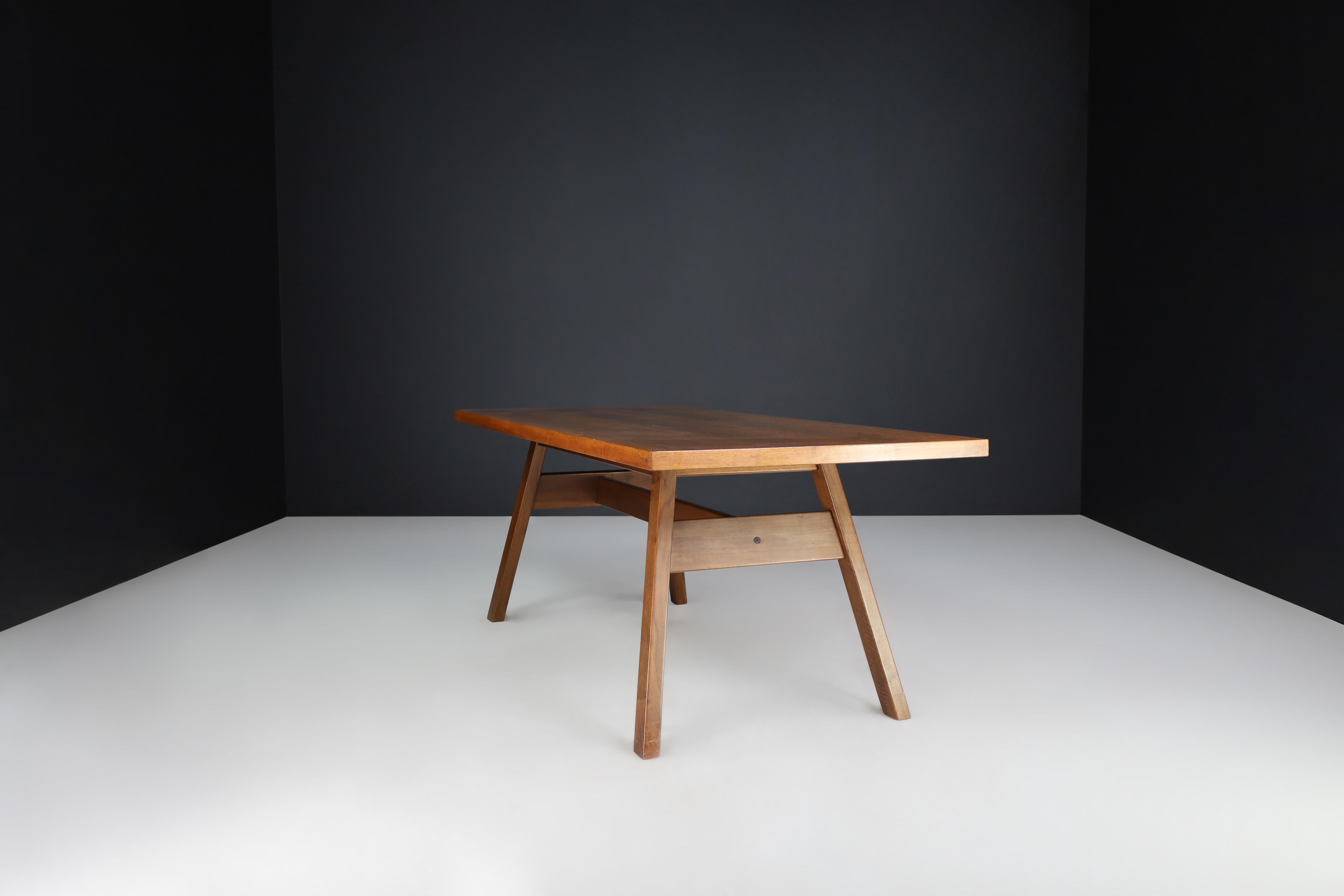 Giovanni Michelucci Walnut Dining Room Table for Poltronova, Italy, 1964 For Sale 5