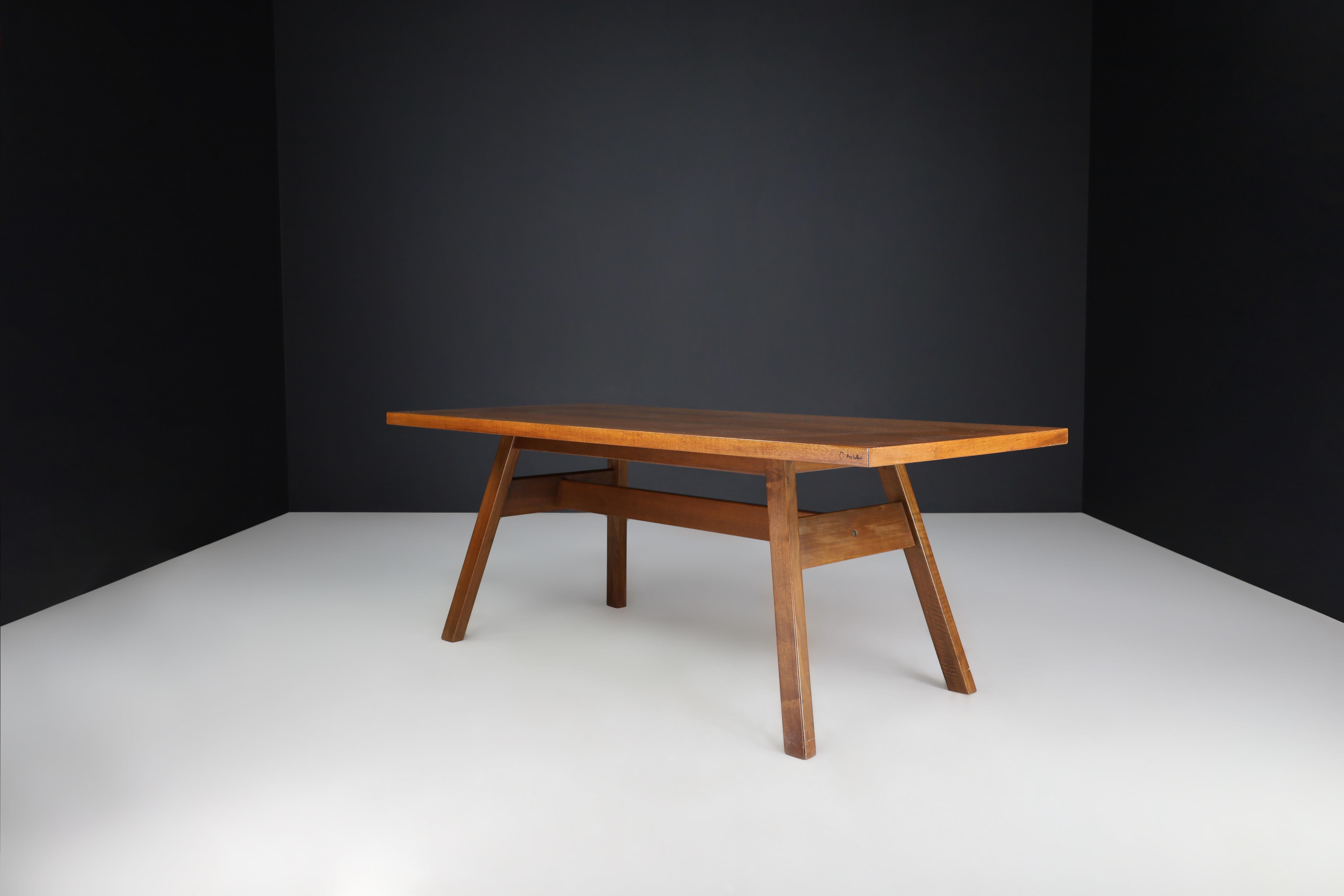 Giovanni Michelucci Walnut Dining Room Table for Poltronova, Italy, 1964 For Sale 6