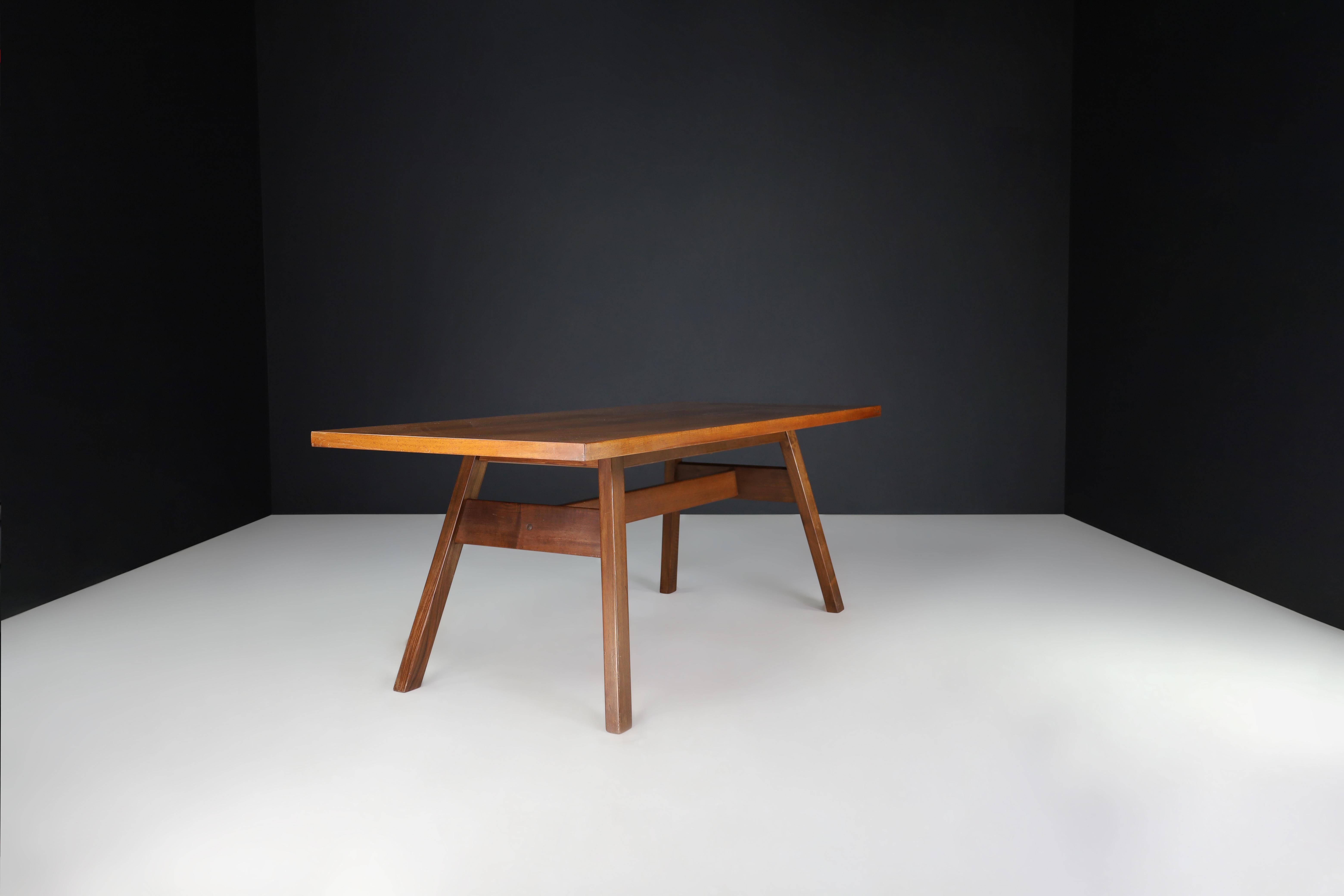 Giovanni Michelucci Walnut Dining Room Table for Poltronova, Italy, 1964 For Sale 7