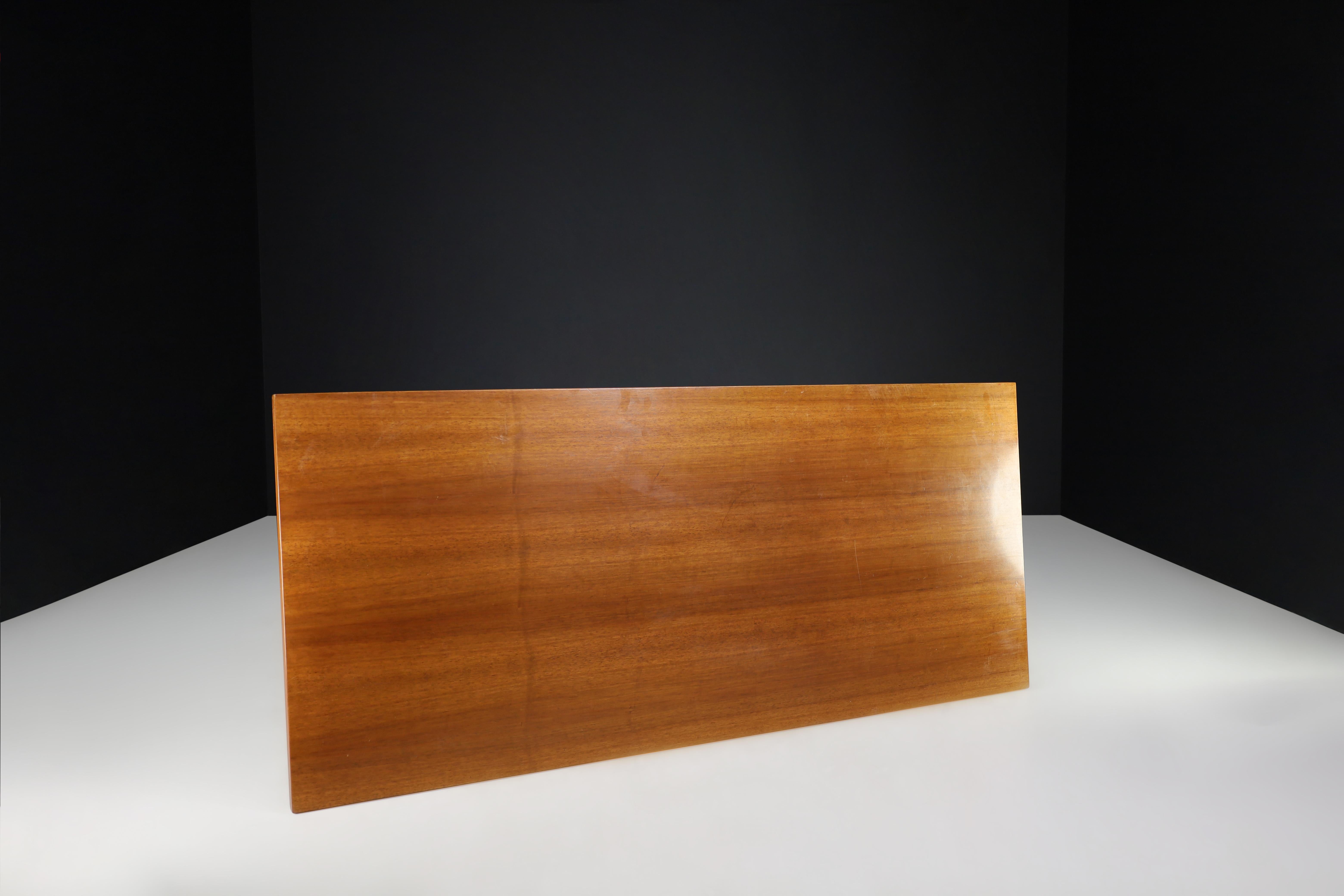 Mid-Century Modern Giovanni Michelucci Walnut Dining Room Table for Poltronova, Italy, 1964 For Sale