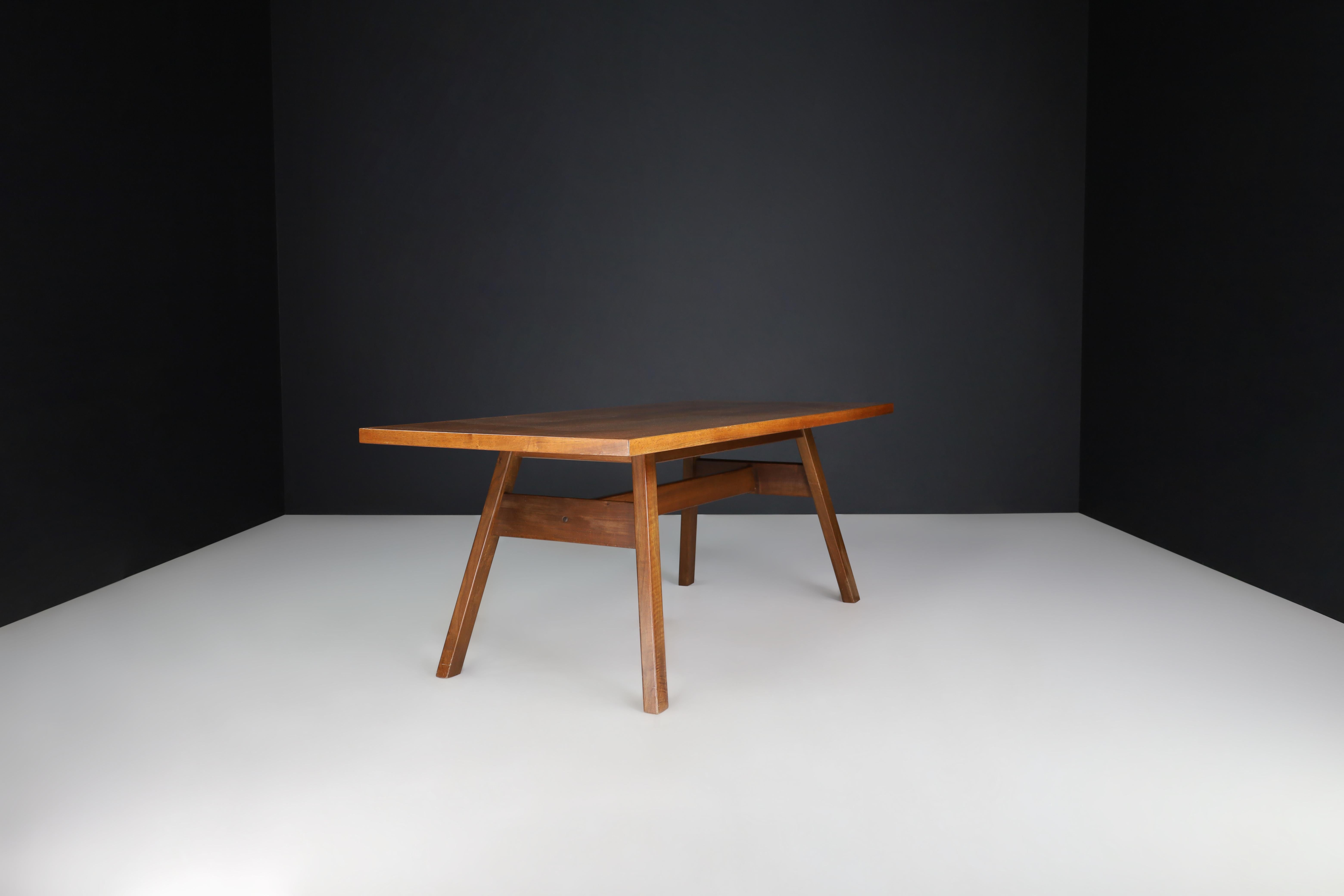 Giovanni Michelucci Walnut Dining Room Table for Poltronova, Italy, 1964 For Sale 2