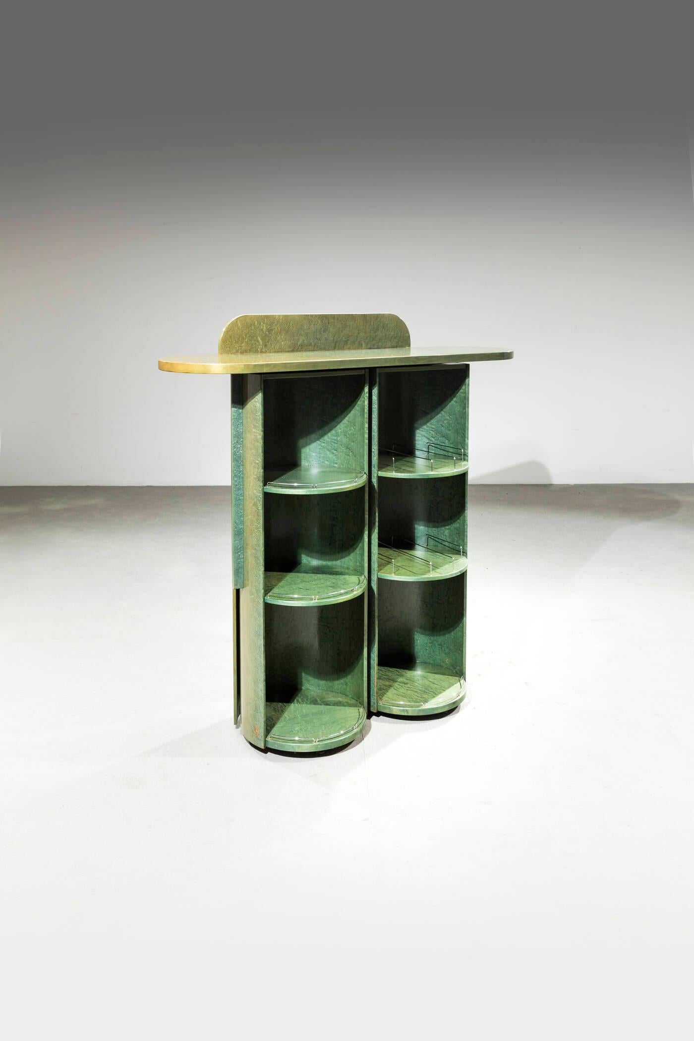 Italiano Giovanni Offredi, Credenza / Mobil bar, prod. Saporiti Italia, anni '70 in vendita