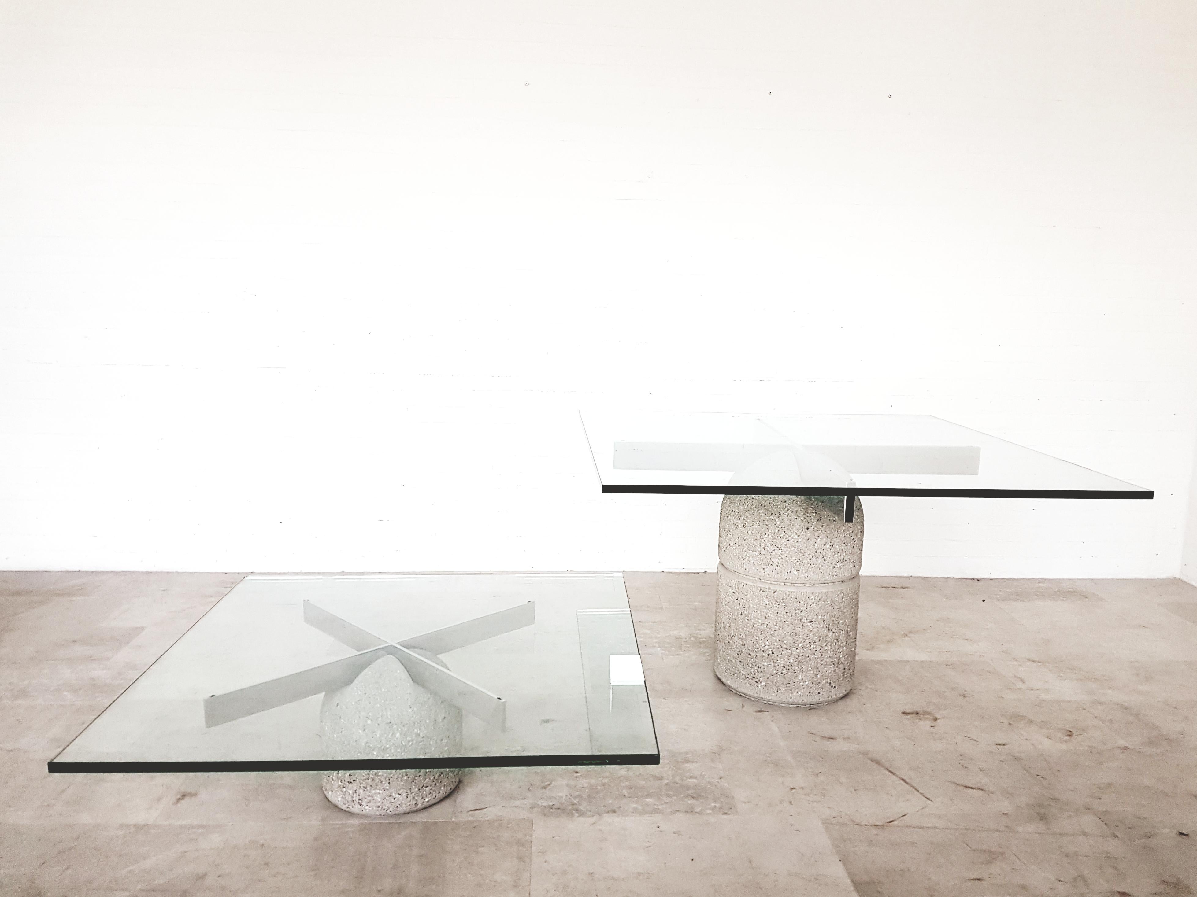 Giovanni Offredi Dining Table in Concrete and Glass for Saporiti im Zustand „Gut“ in Antwerp, BE