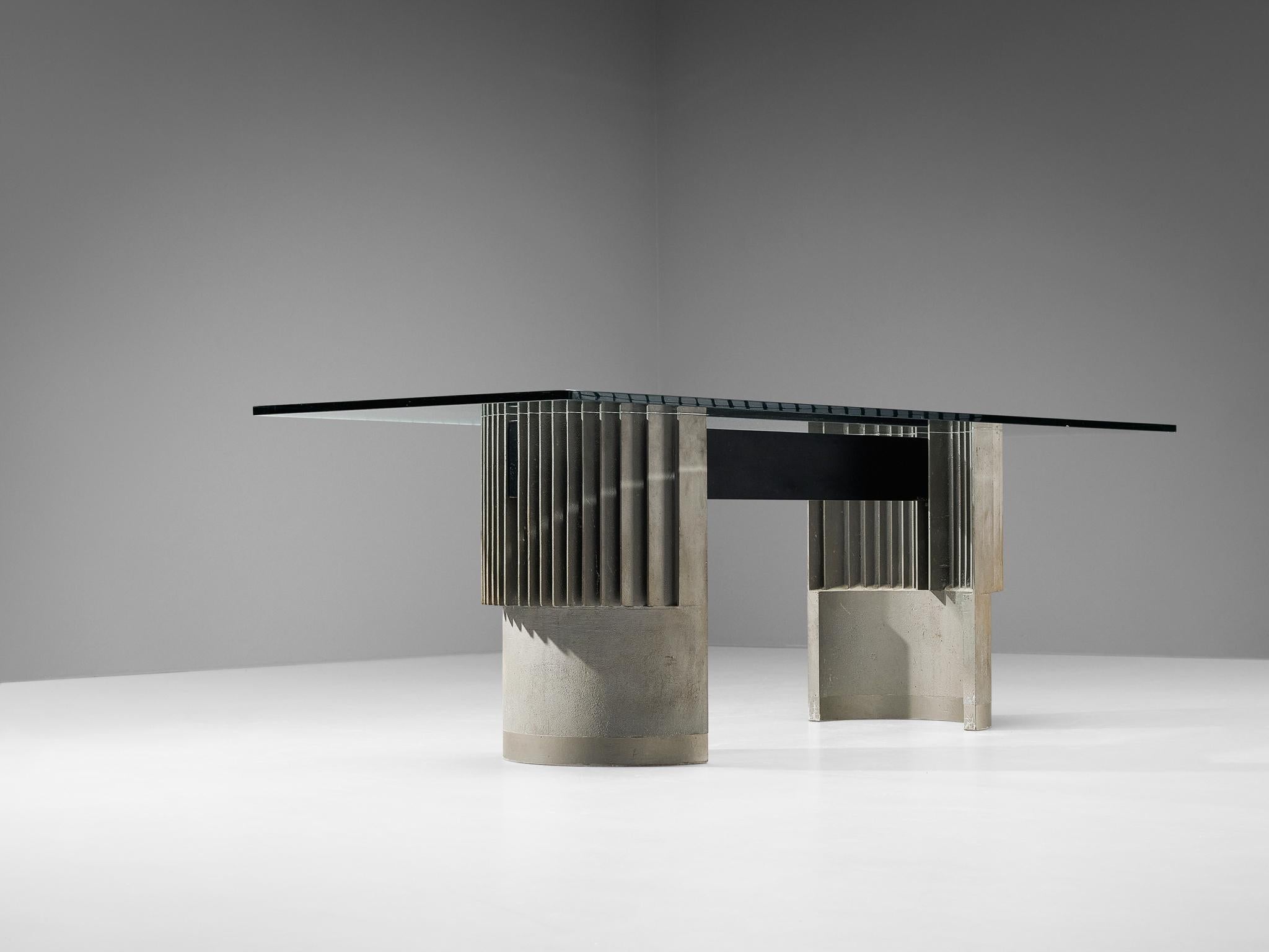 Post-Modern Giovanni Offredi Dining Table with Salvati & Tresoldi 'Dania' Chairs  For Sale