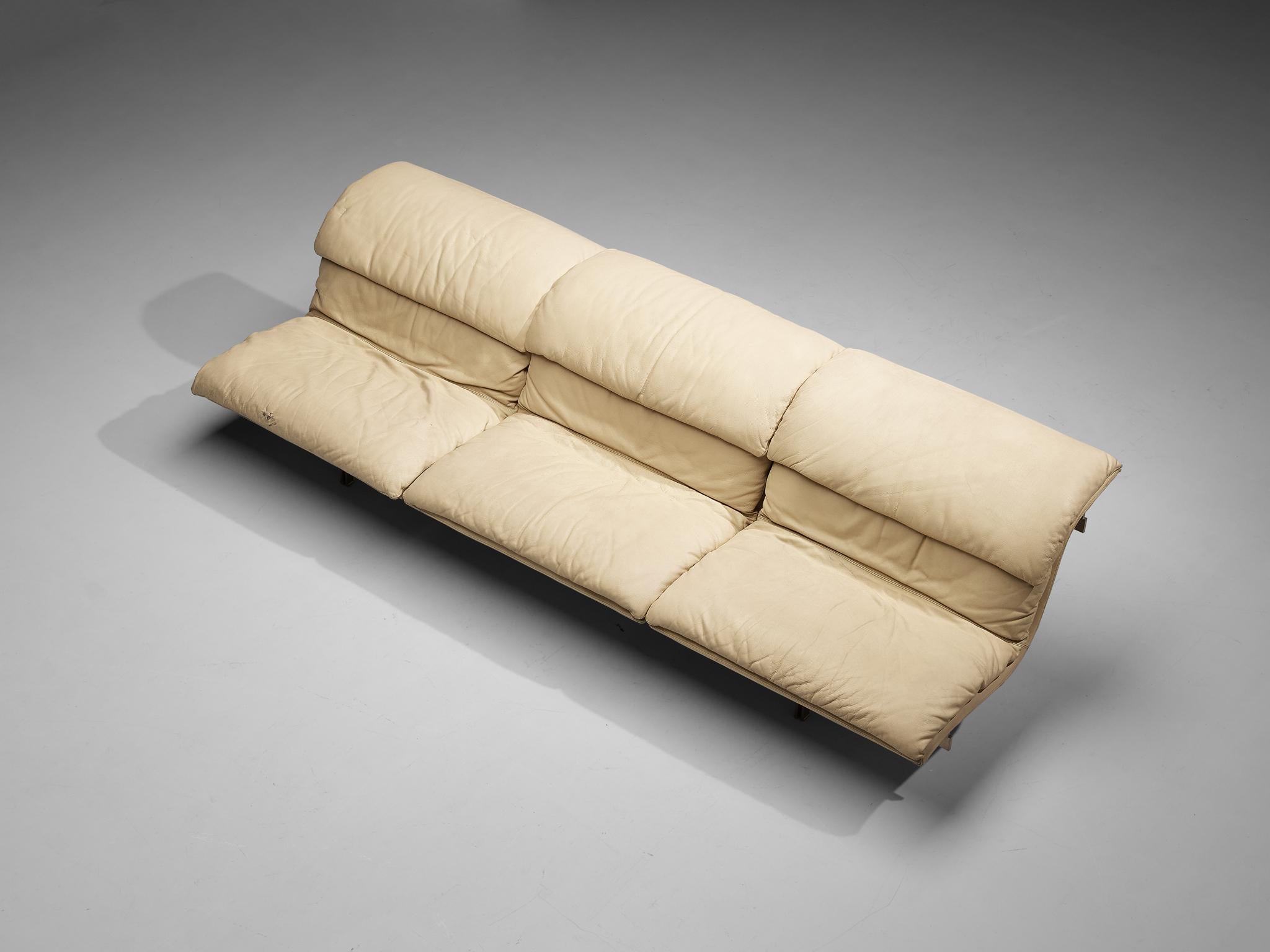 Late 20th Century Giovanni Offredi for Saporit 'Wave' Sofa in Beige Leather 