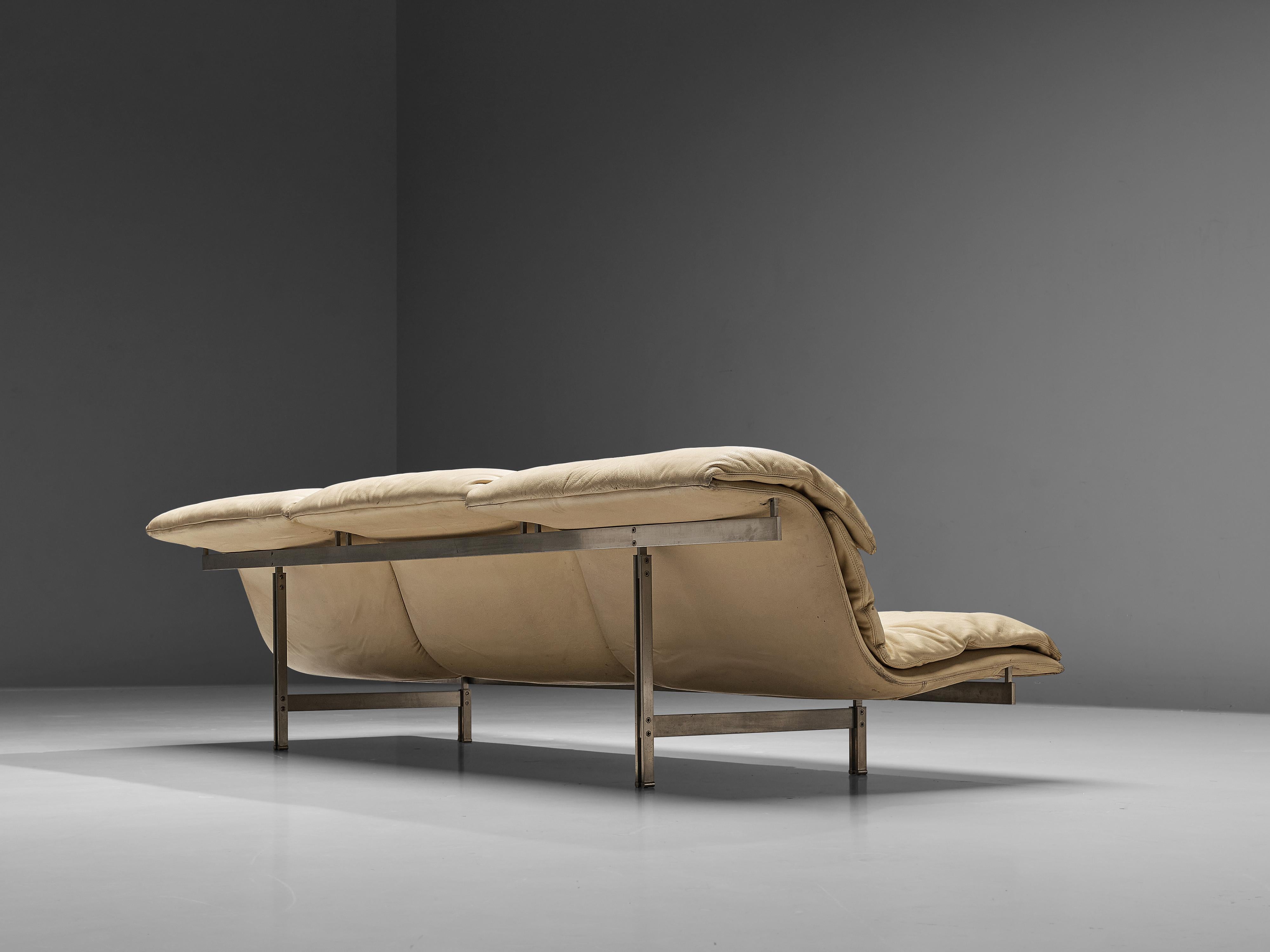 Giovanni Offredi for Saporit 'Wave' Sofa in Beige Leather For Sale 1