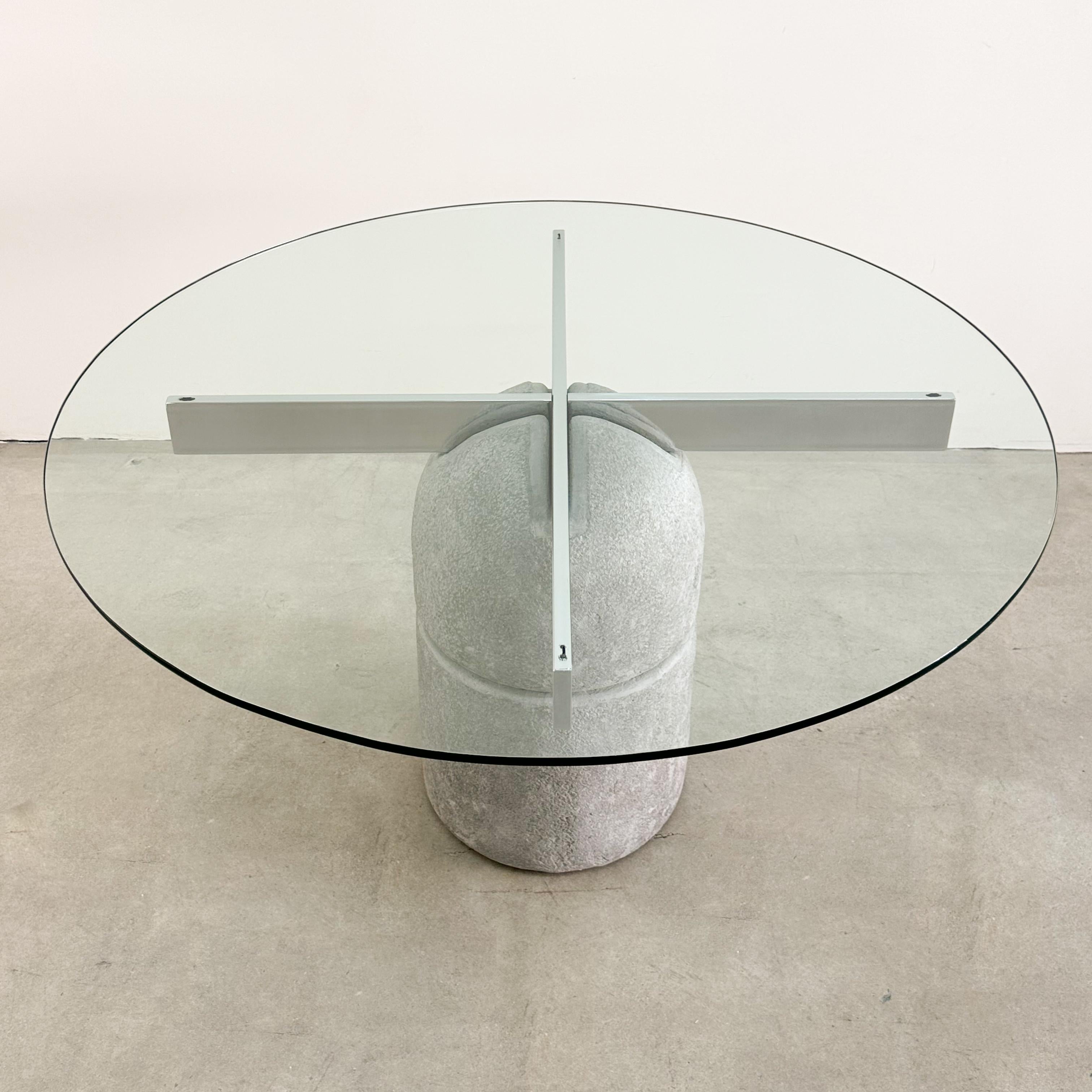 Giovanni Offredi für Saporiti 1970er Esstisch aus Beton, Chrom und Glas. im Zustand „Gut“ in Palm Desert, CA