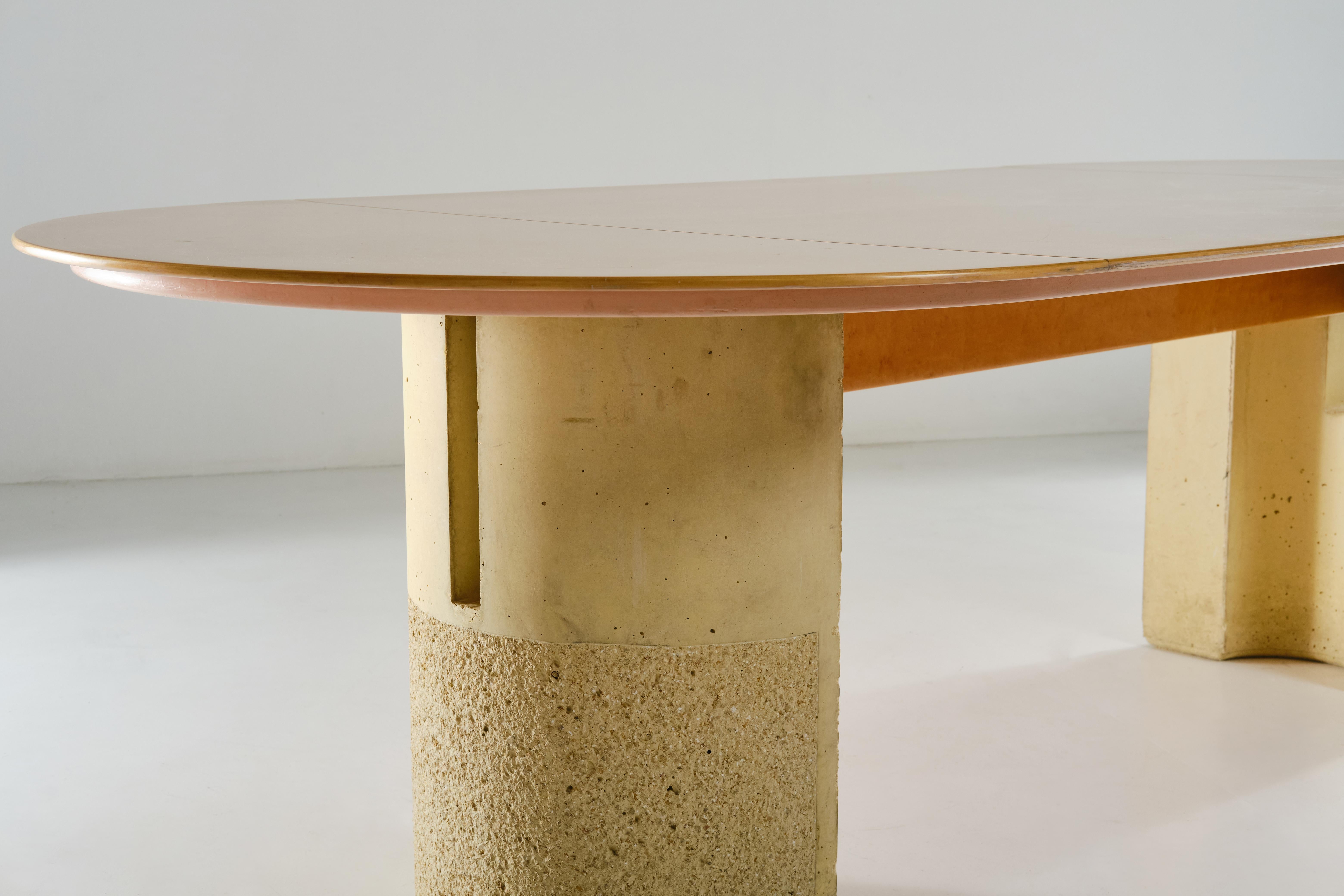 Giovanni Offredi for Saporiti Dining Table in Concrete and Wood, 1990 circa In Good Condition In Milan, IT