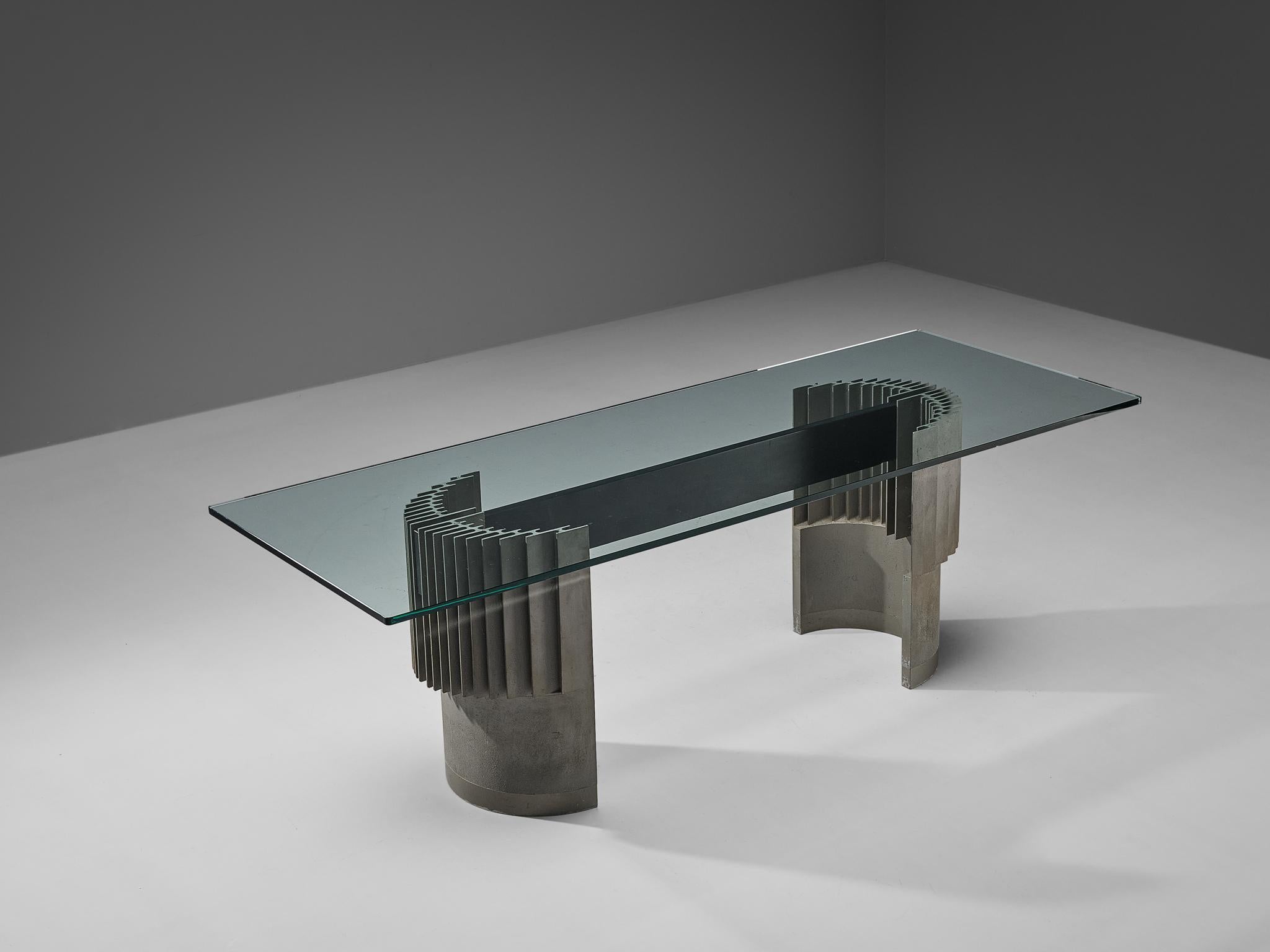 Giovanni Offredi for Saporiti, dining table, cast aluminum, glass, wood, Italy, 1970s

This sculptural dining table is designed by Giovanni Offredi for Saporiti in the seventies. The meticulously crafted base features two concave-shaped frames made