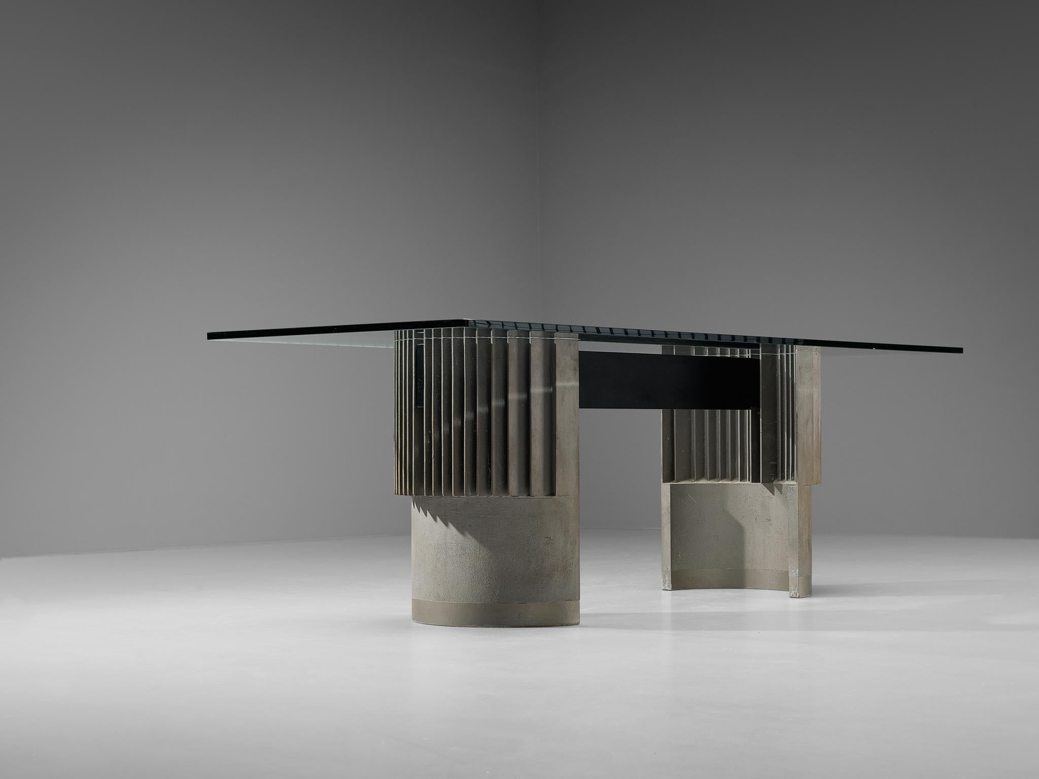Late 20th Century Giovanni Offredi for Saporiti Dining Table with Sculptural Base  For Sale