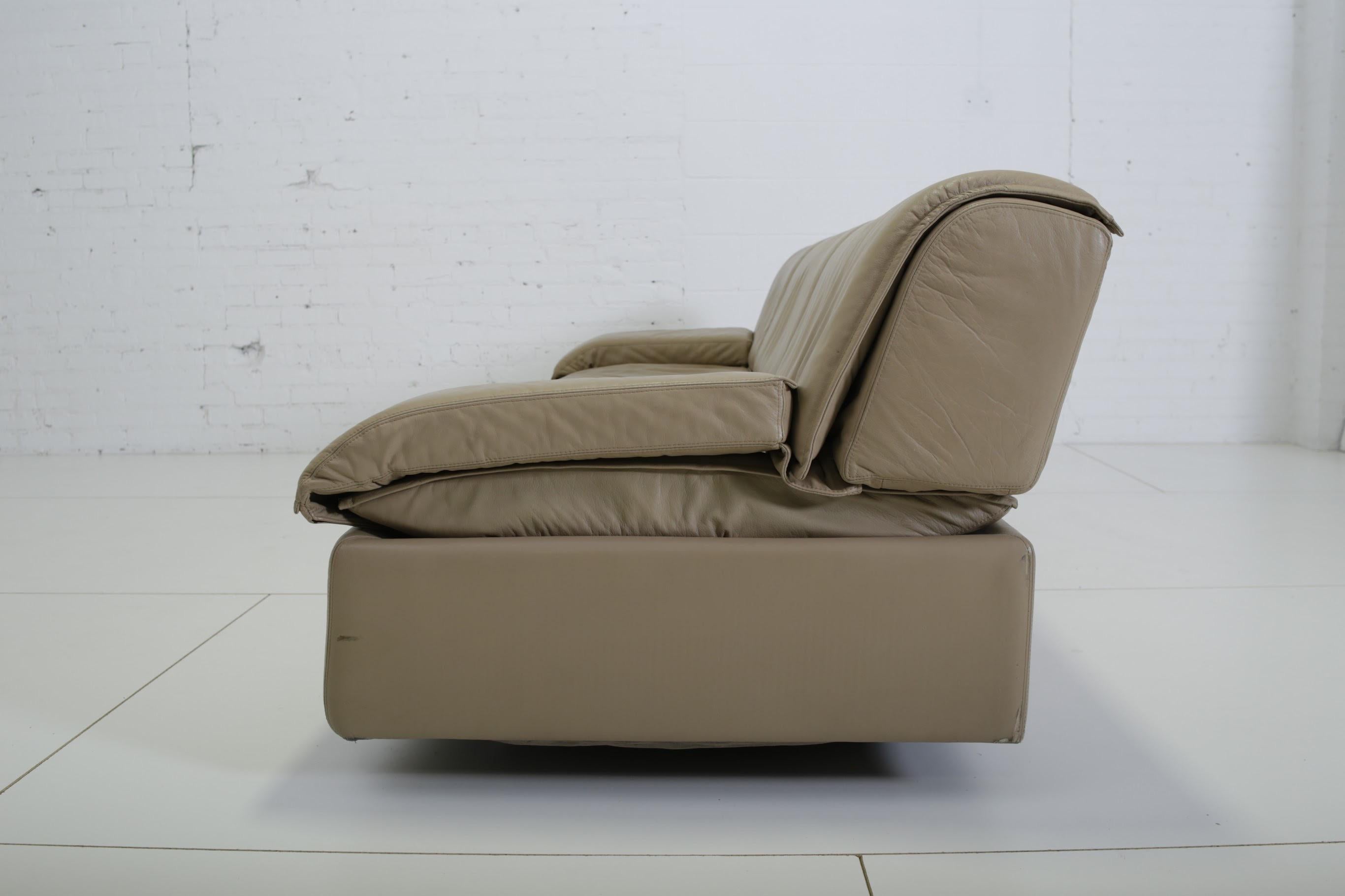 Modern Giovanni Offredi for Saporiti Leather Sofa For Sale