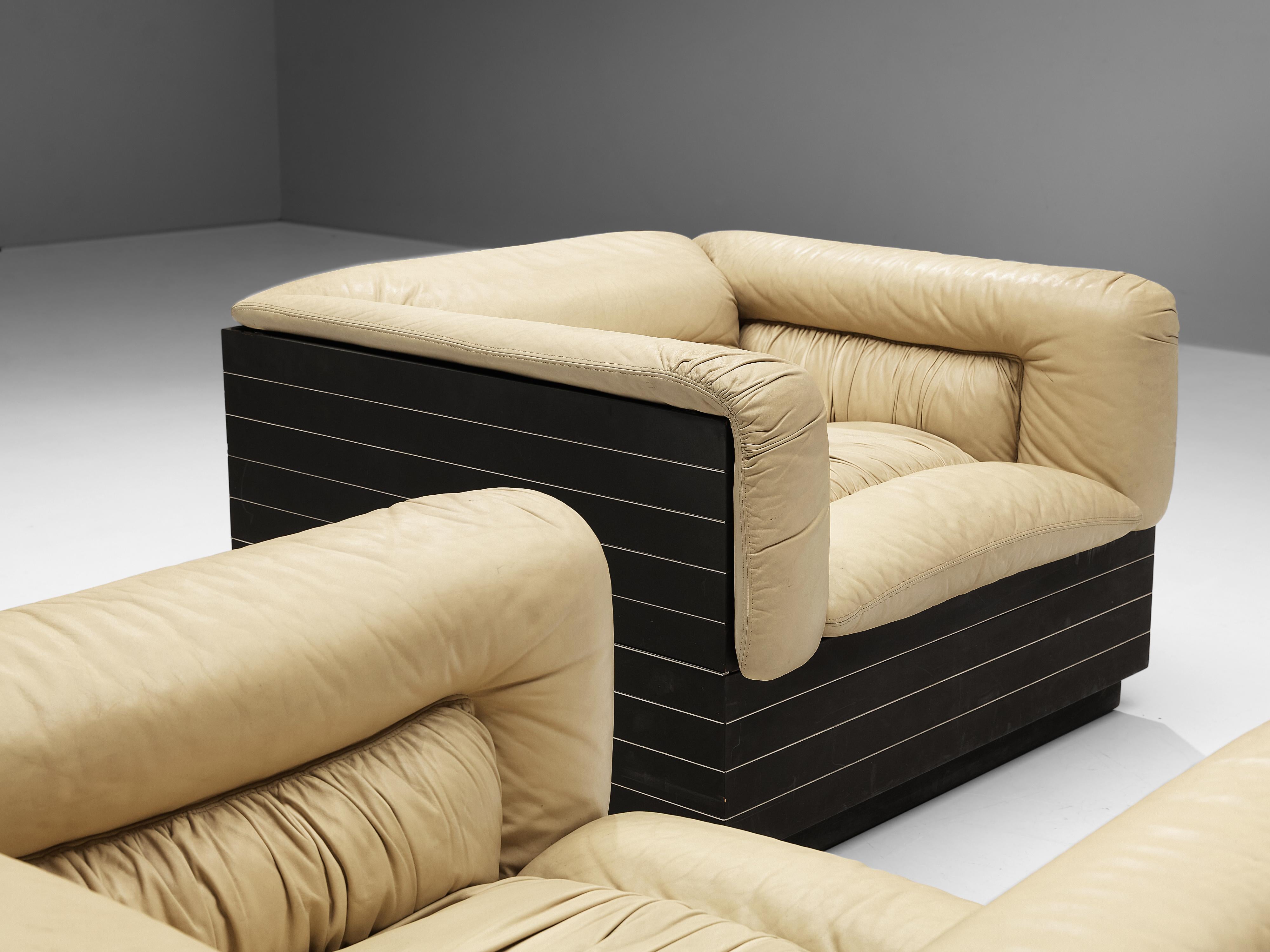 Post-Modern Giovanni Offredi for Saporiti Pair of Lounge Chairs in Beige Leather