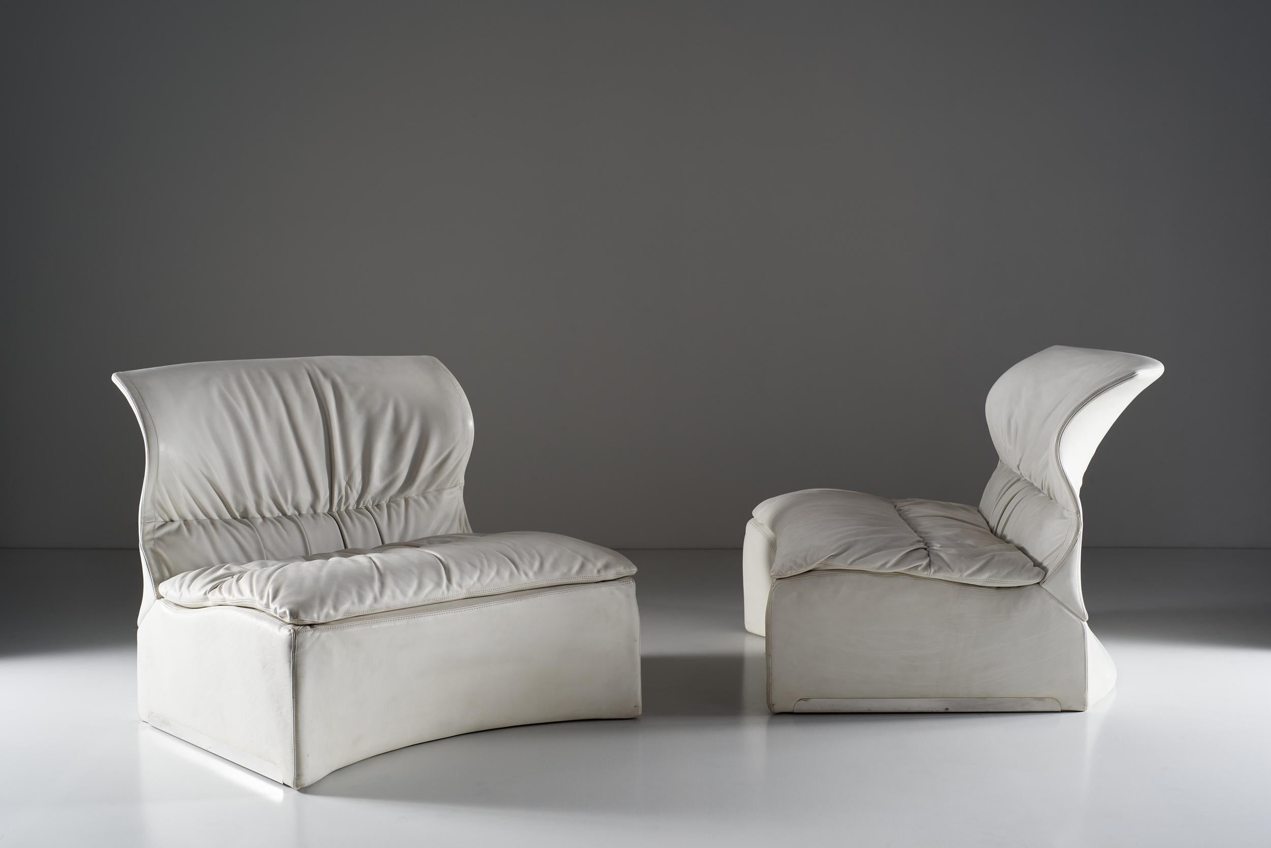 Italian Giovanni Offredi for Saporiti Pair of Vela Alta Lounge Chairs, 1970s