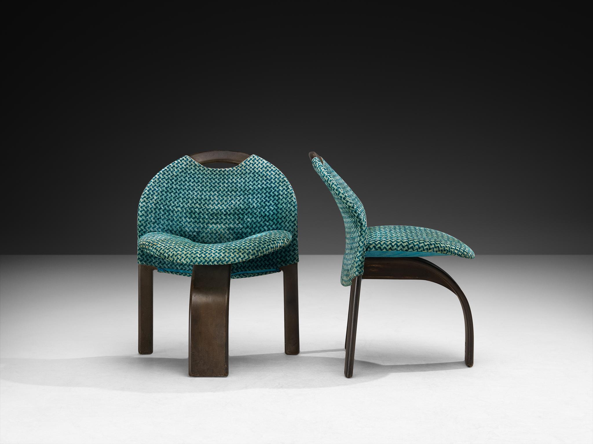 Giovanni Offredi für Saporiti Satz von vier 'Sail' Esszimmerstühlen aus blauem Samt (Moderne der Mitte des Jahrhunderts) im Angebot