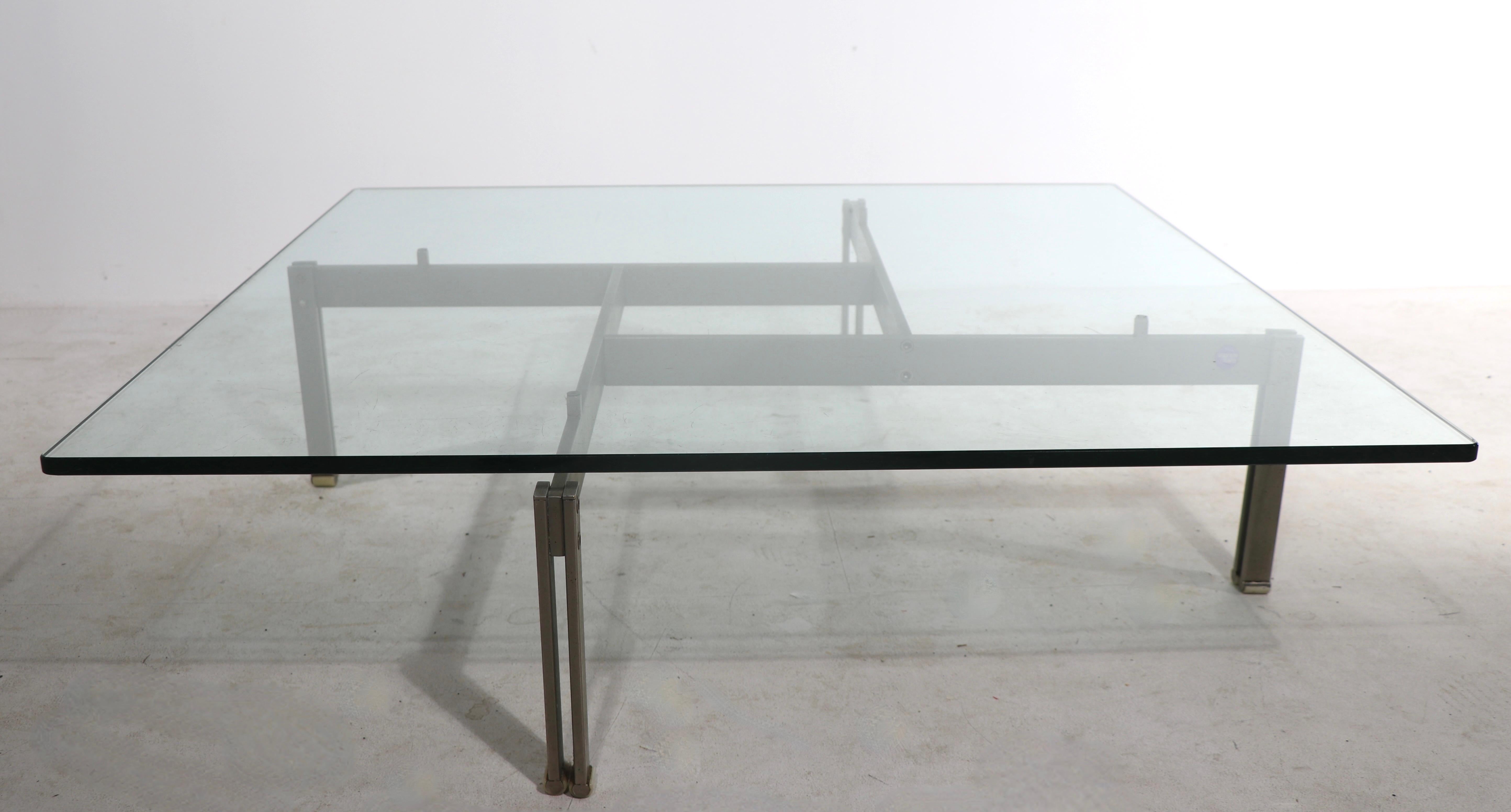 Steel Giovanni Offredi Onda Glass Coffee Table for Saporiti ca. 1970's For Sale