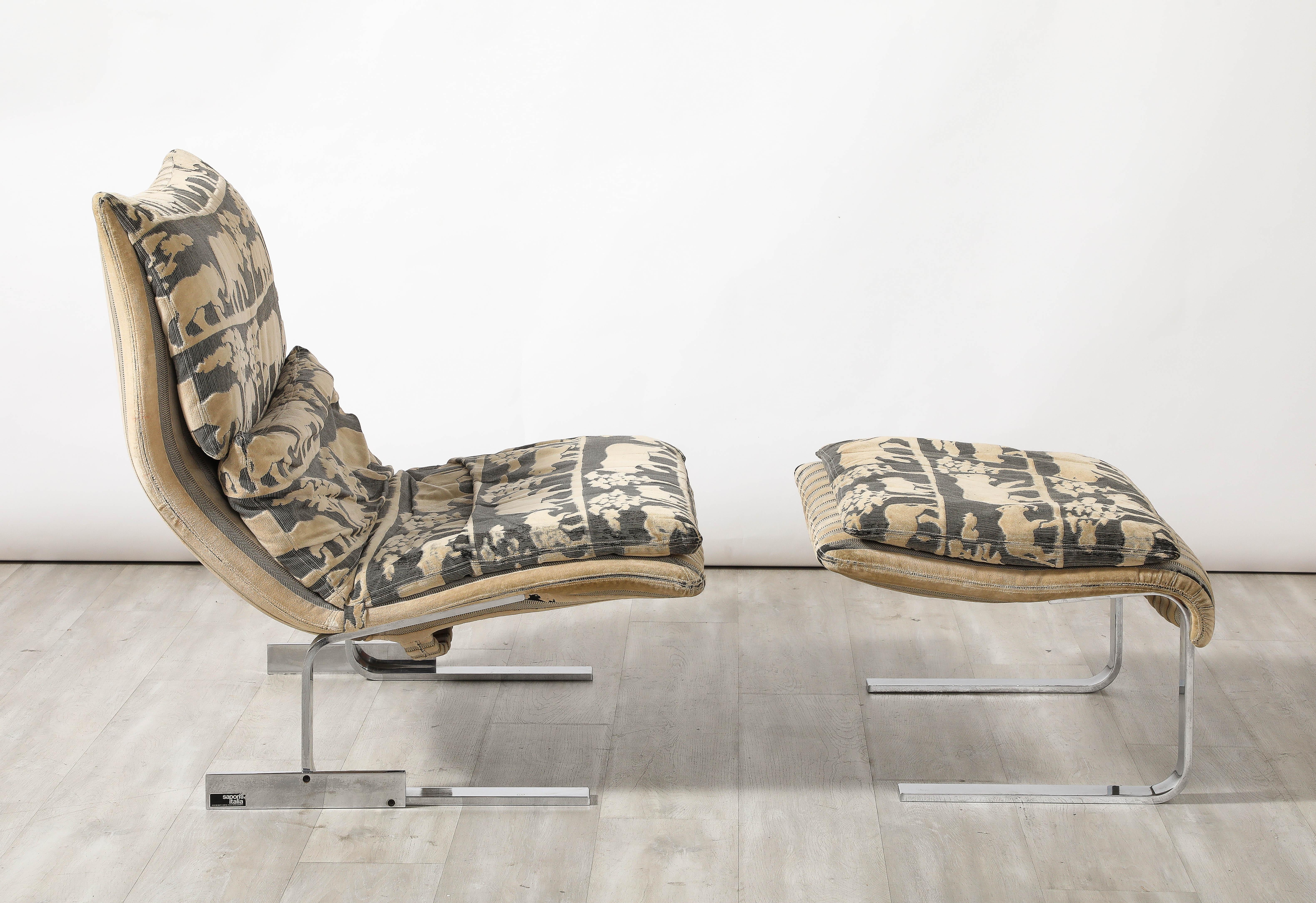 Mid-Century Modern Giovanni Offredi 'Onda' Lounge Chair and Ottoman for Saporiti, Italy, circa 1970 For Sale