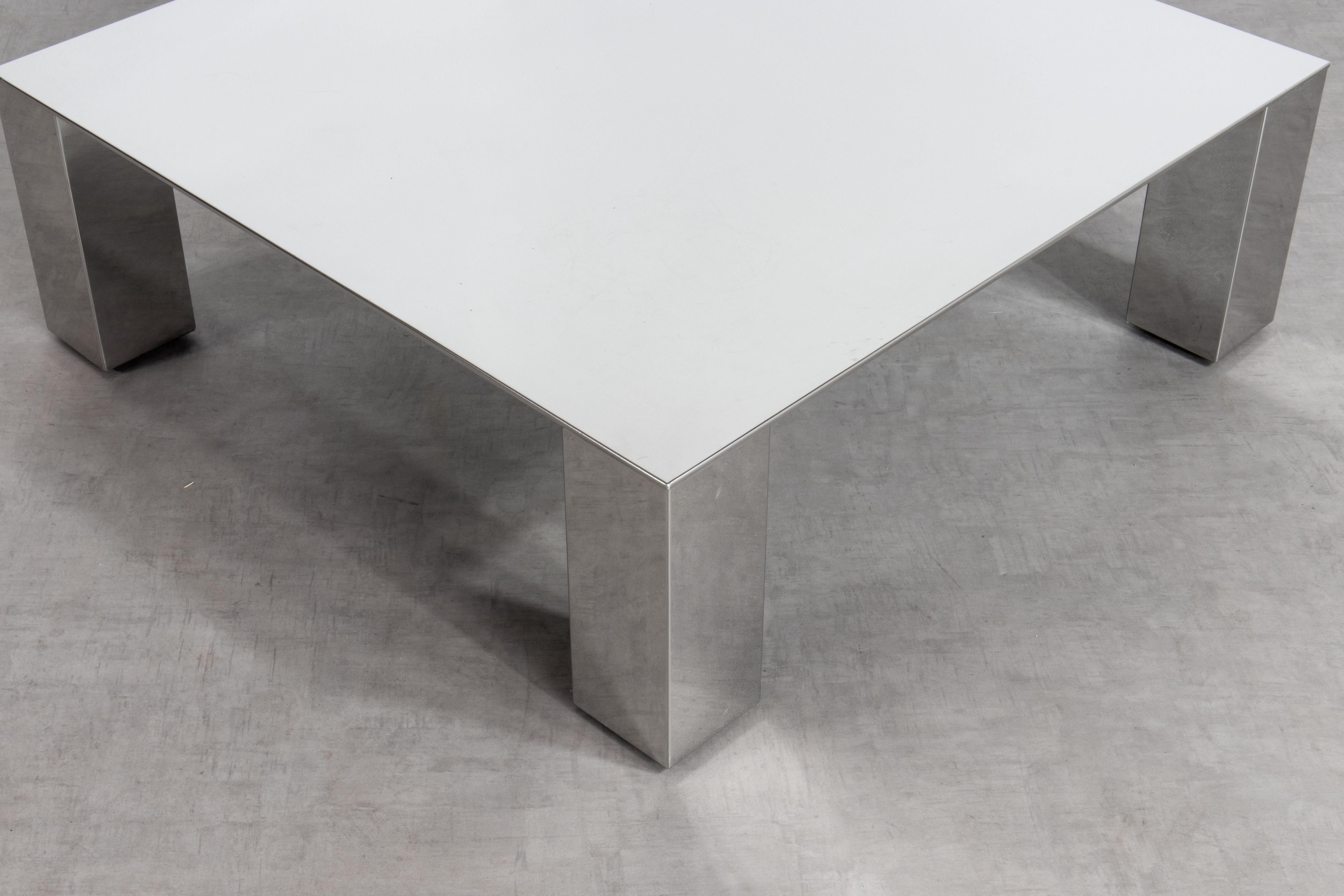 Acier inoxydable Giovanni Offredi Table basse en acier poli 