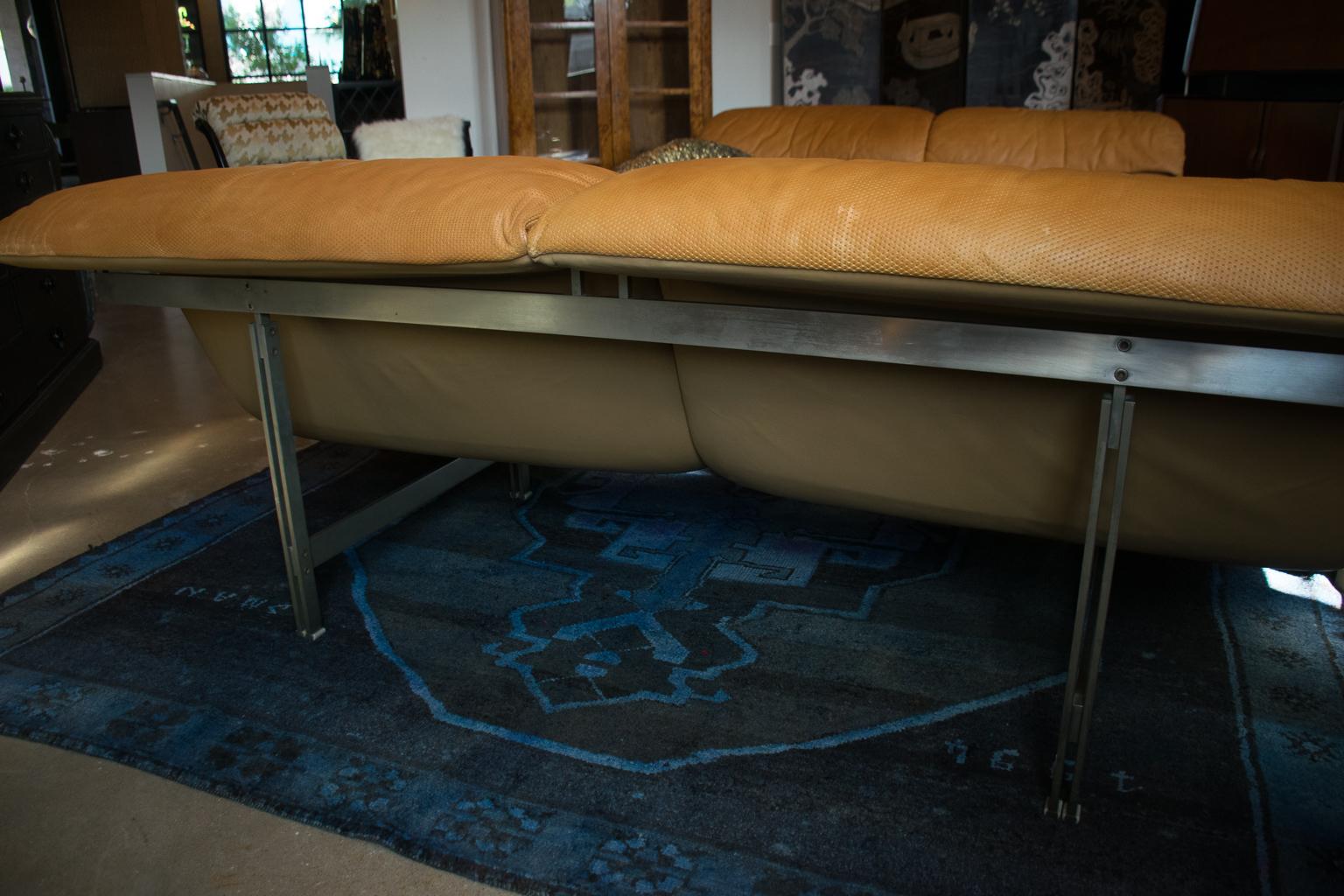 Giovanni Offredi 'Wave' Leather Sofa by Saporiti, Italy In Good Condition In Austin, TX
