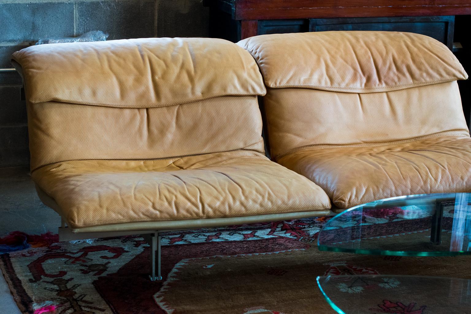 giovanni leather sofa