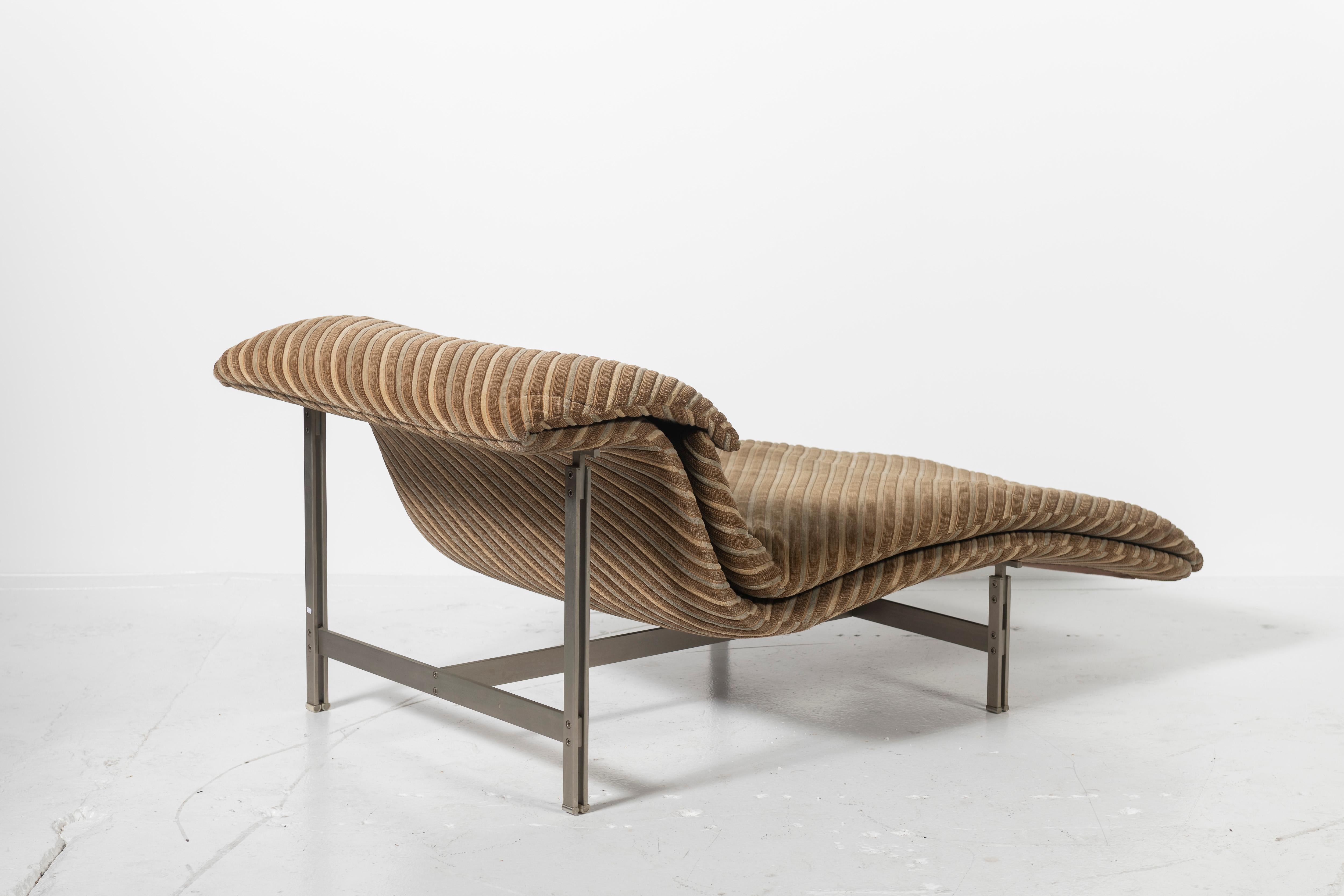 Giovanni Offredi “Wave” Lounge Chair for Saporiti, 1970s In Good Condition In San Francisco, CA