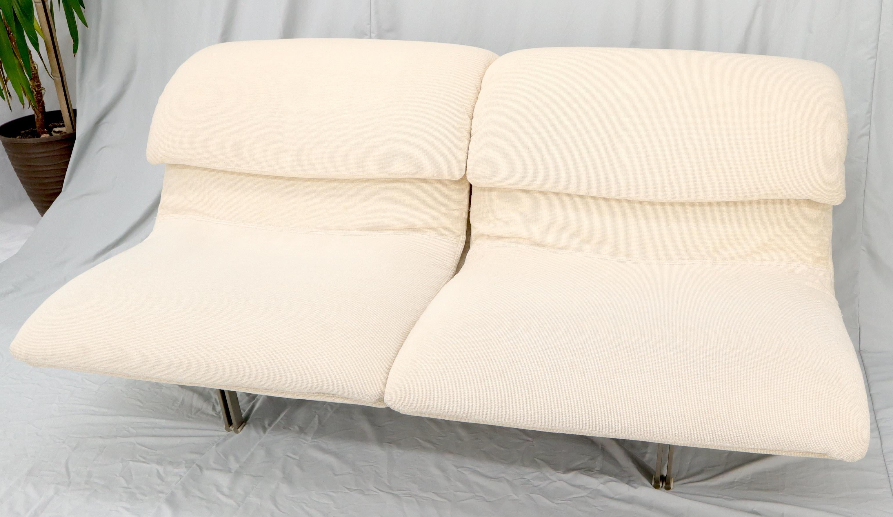 Mid-Century Modern Giovanni Offredi 'Wave' Oatmeal Fabric Sofa by Saporiti Made in Italy