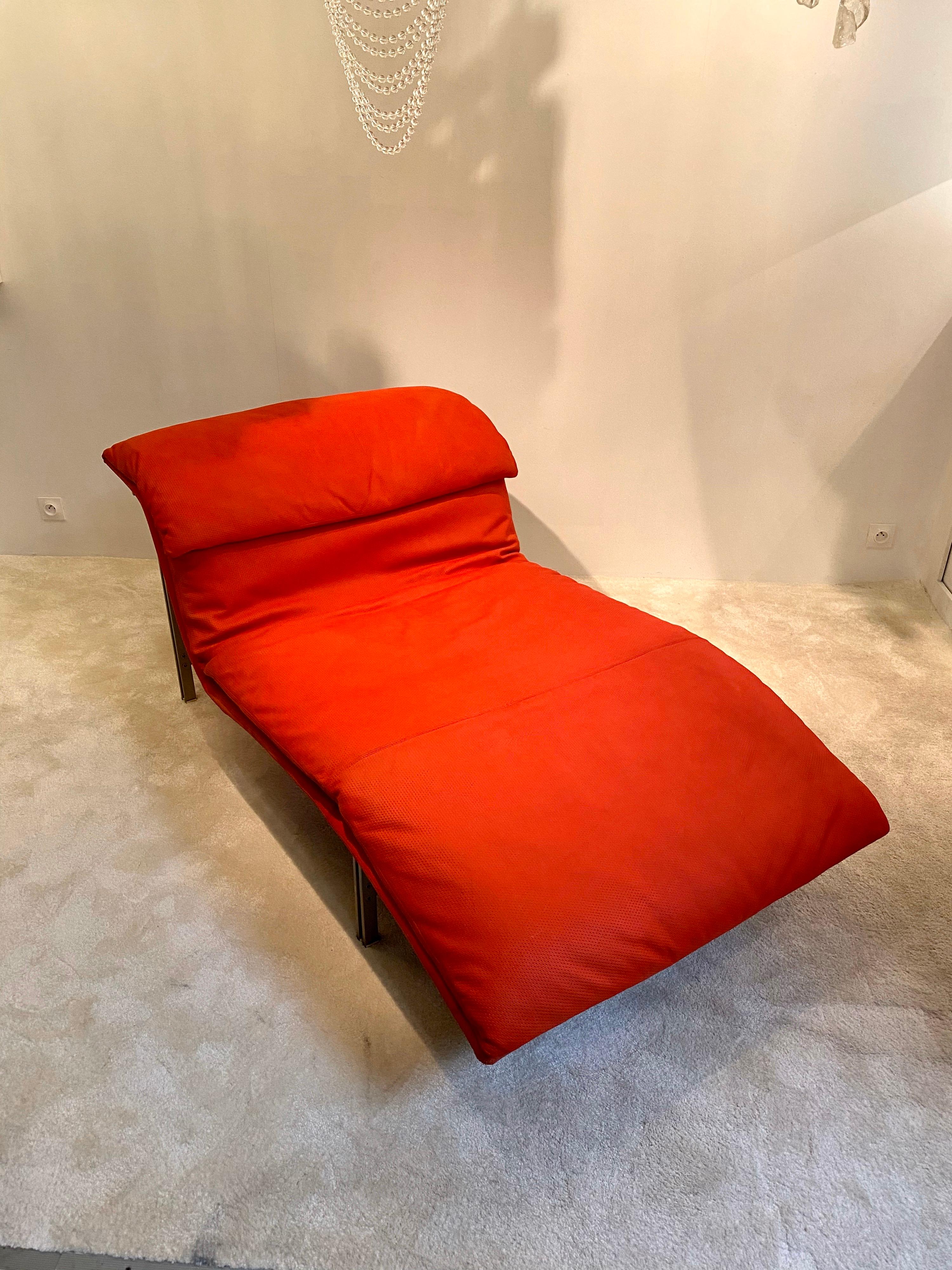 Italian Giovanni Offredi “Wave” Lounge Chair for Saporiti, 1974 For Sale