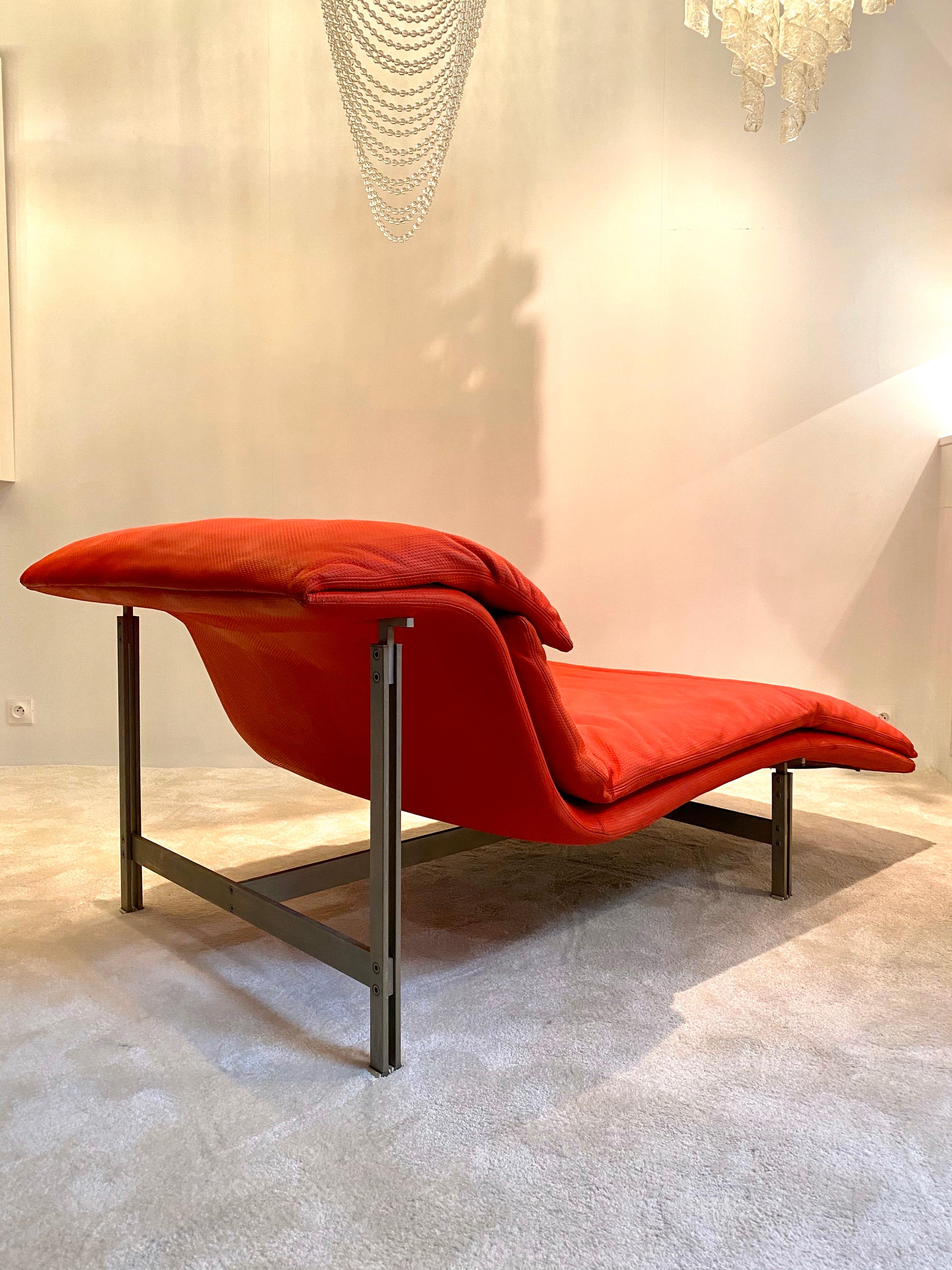 Giovanni Offredi “Wave” Lounge Chair for Saporiti, 1974 In Good Condition For Sale In Saint Ouen, FR