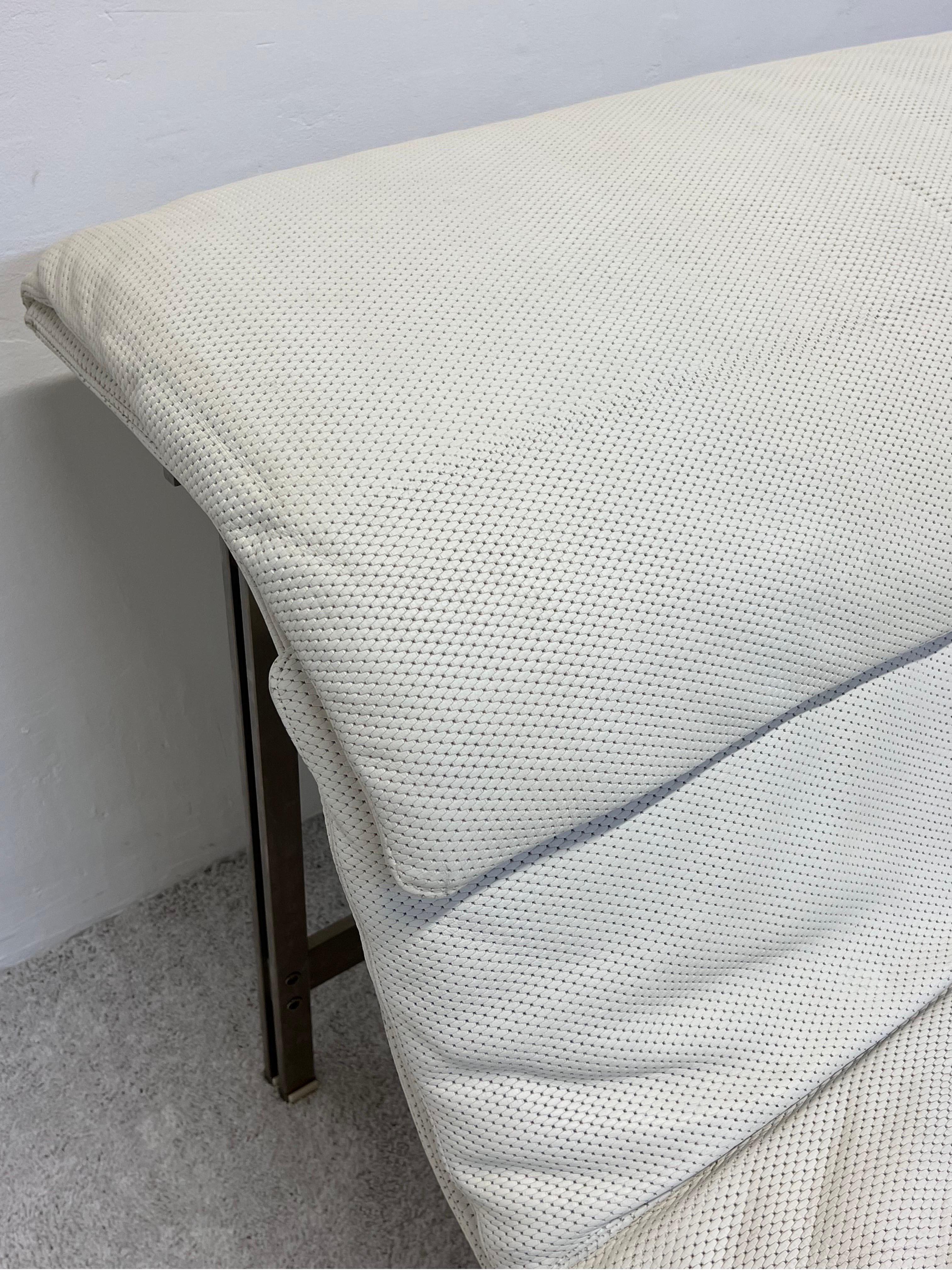 Giovanni Offredi White Leather Onda Wave Chaise Lounge for Saporiti 4
