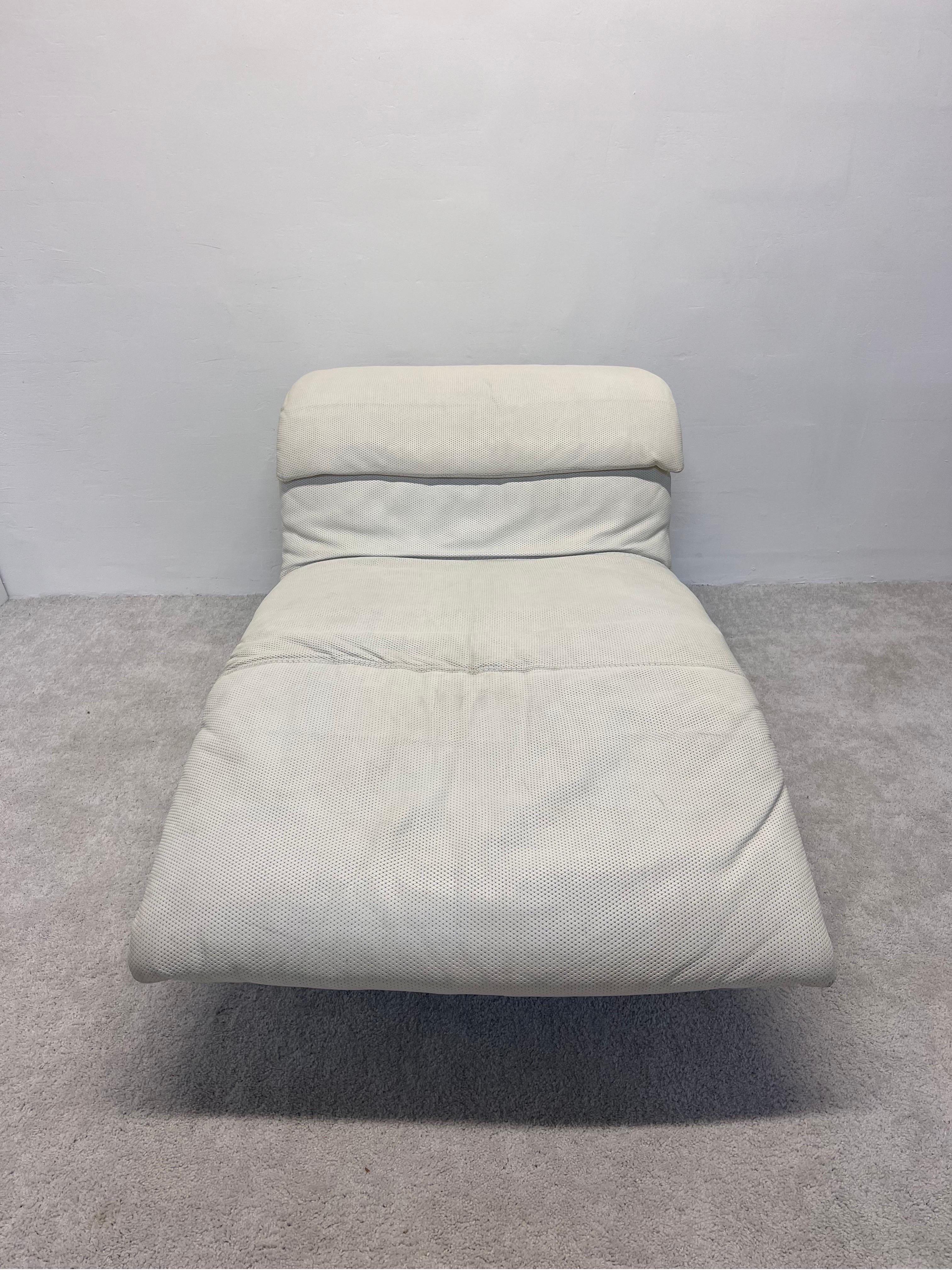 Mid-Century Modern Giovanni Offredi White Leather Onda Wave Chaise Lounge for Saporiti