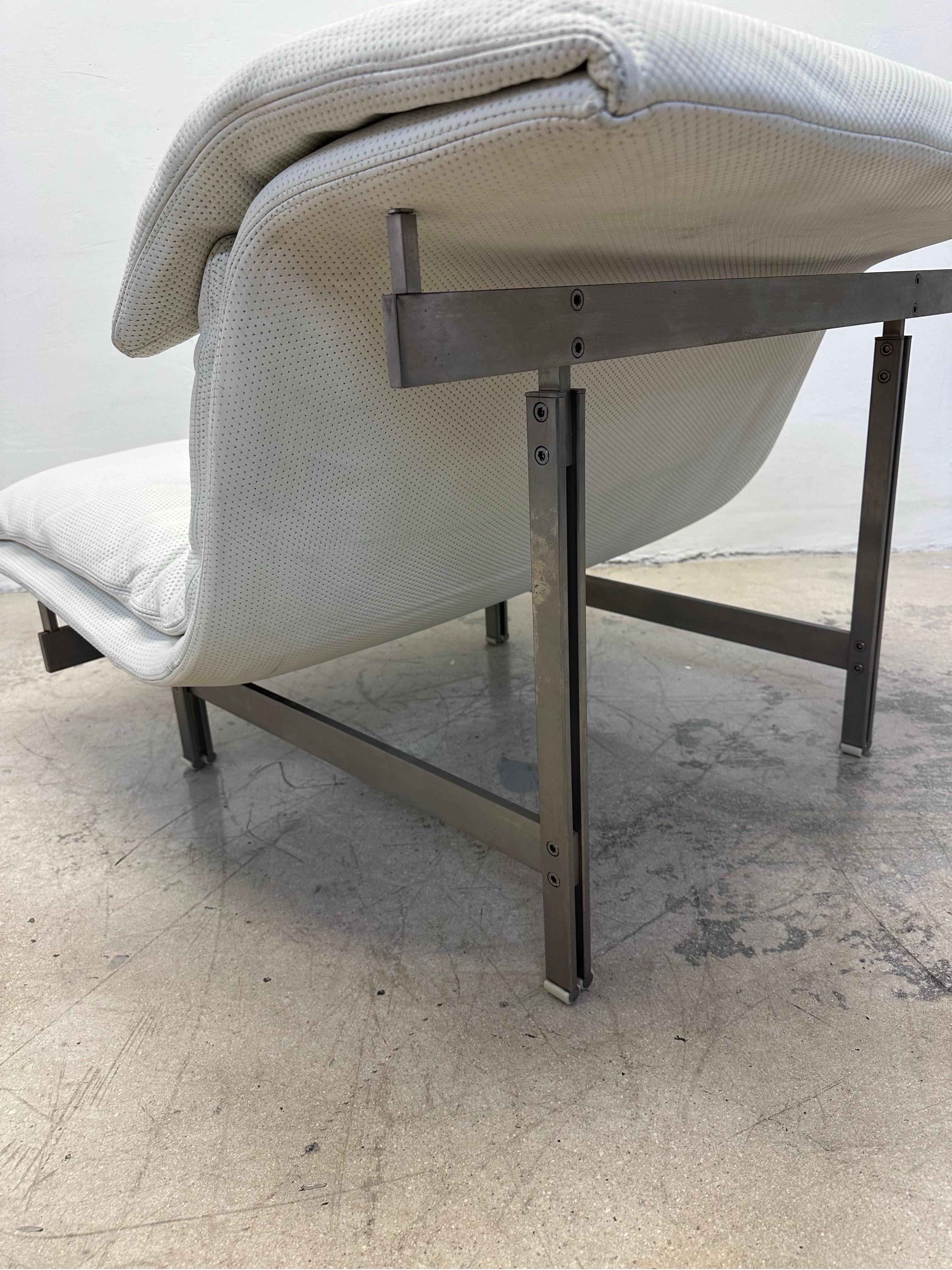 Giovanni Offredi White Leather Onda Wave Lounge Chair for Saporiti 3
