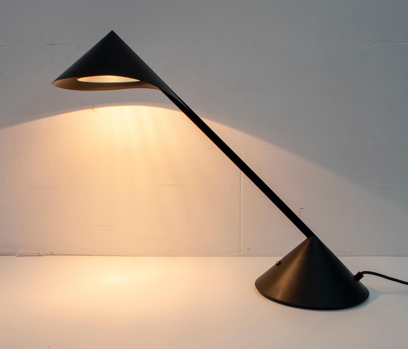 Alobella table lamp designed by Giovanni Pasotto for Valenti from the 1970s.