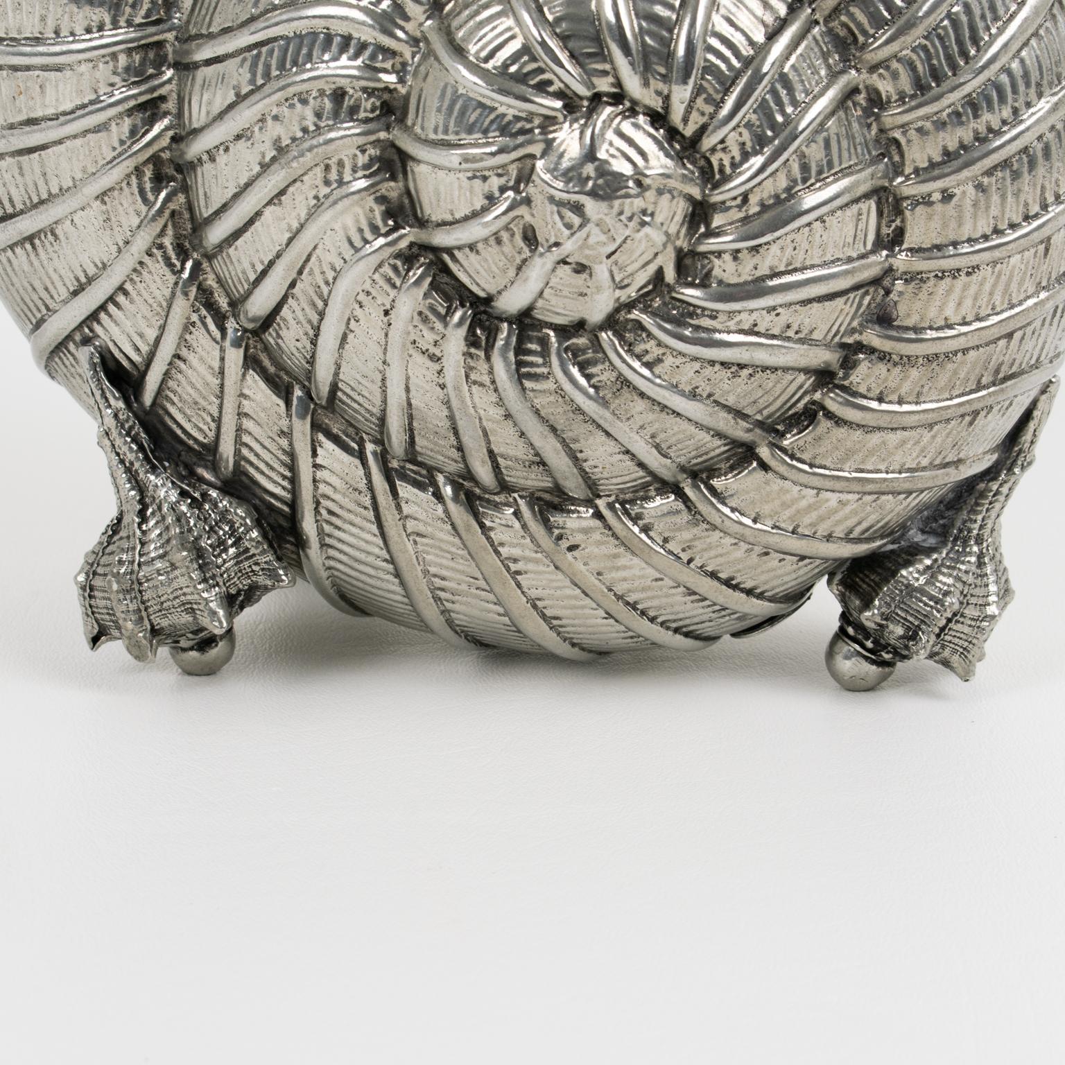 Fine XX secolo Giovanni Patrini Italy Peltro Nautilus Shell Wine Cooler Secchiello per ghiaccio e champagne in vendita