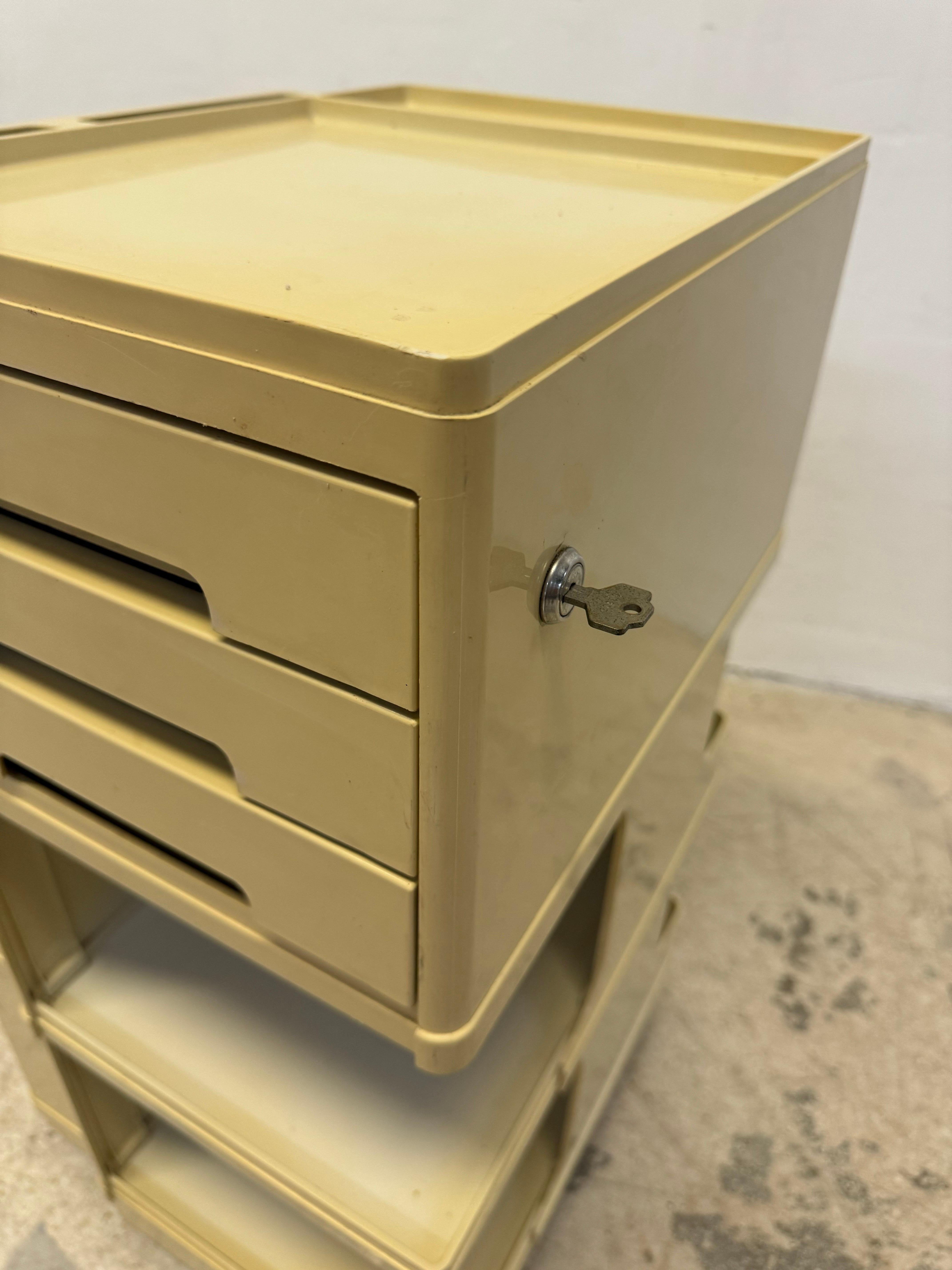 Plastic Giovanni Pelis Artist’s Trolley for Stile Neolt, 1960s