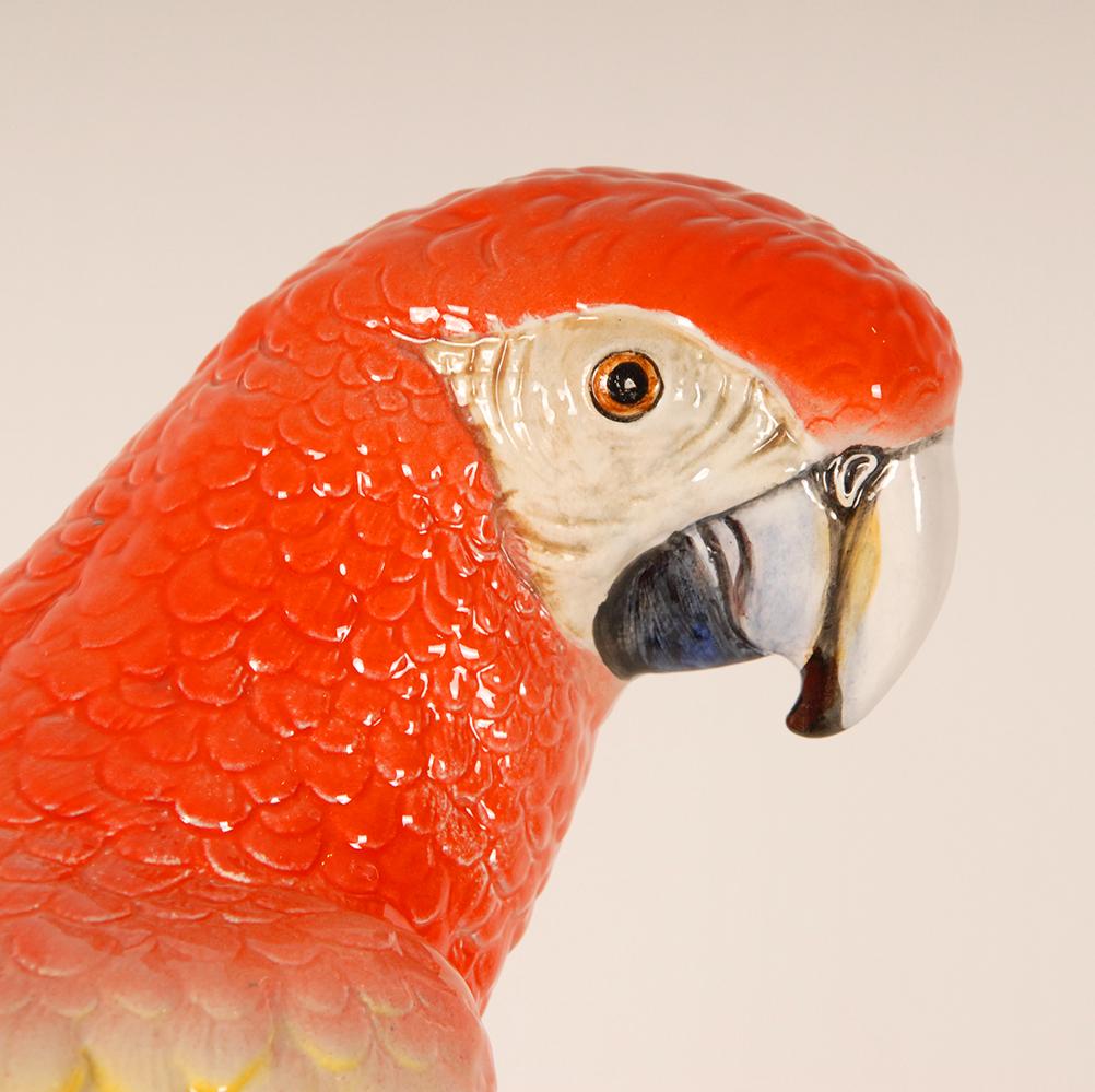 Giovanni Ronzan Tall Italian Ceramic Animal Figurine Parrot Mid-Century In Good Condition For Sale In Wommelgem, VAN