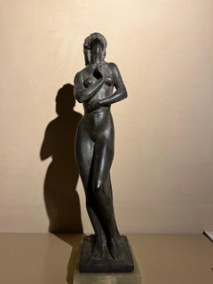 Statue figurative en bronze onyx représentant un nu féminin italien du 20e siècle