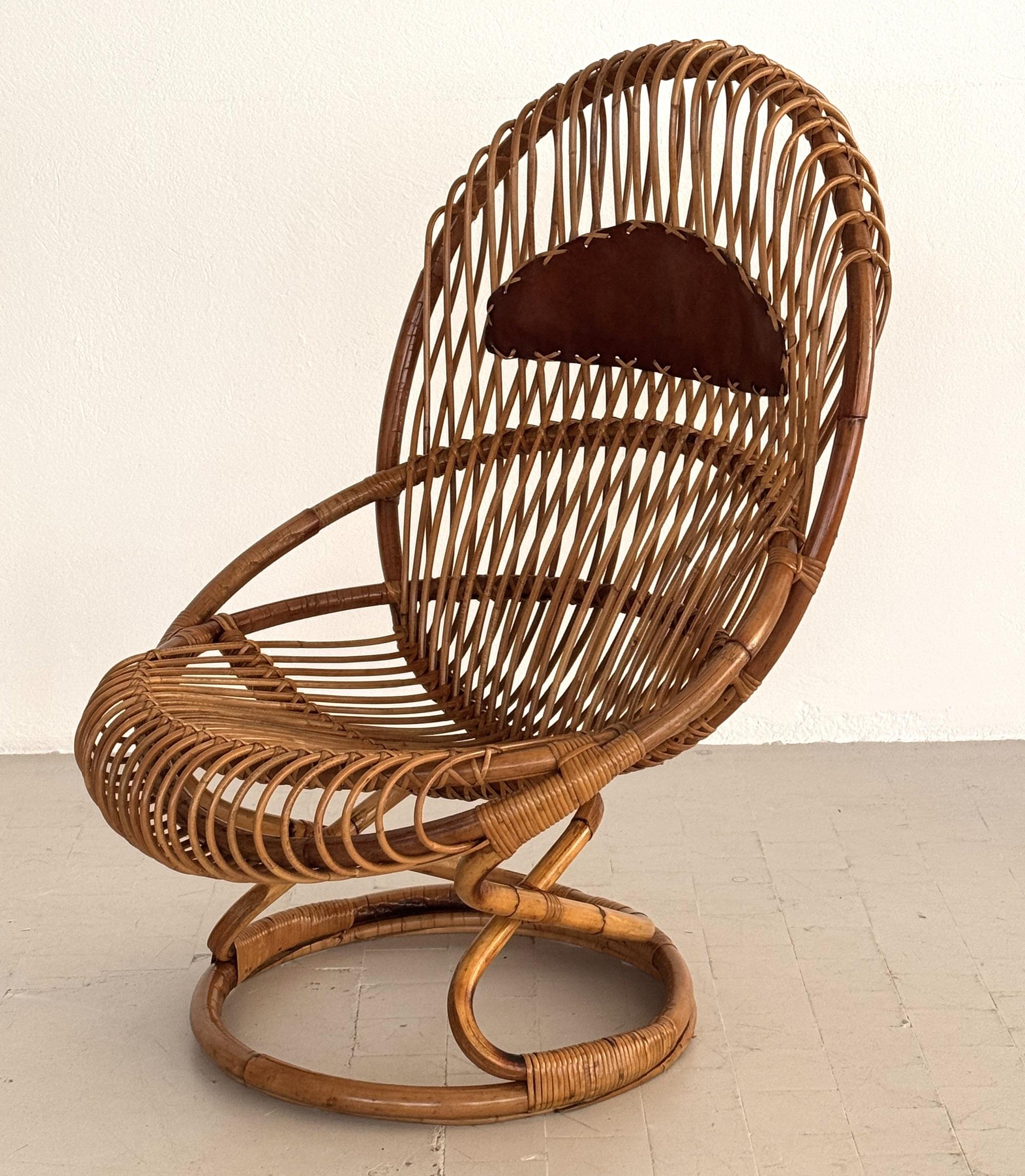 Italiano Giovanni Travasa Sedia facile in vimini di bambù per Bonacina, 1950 ca. in vendita