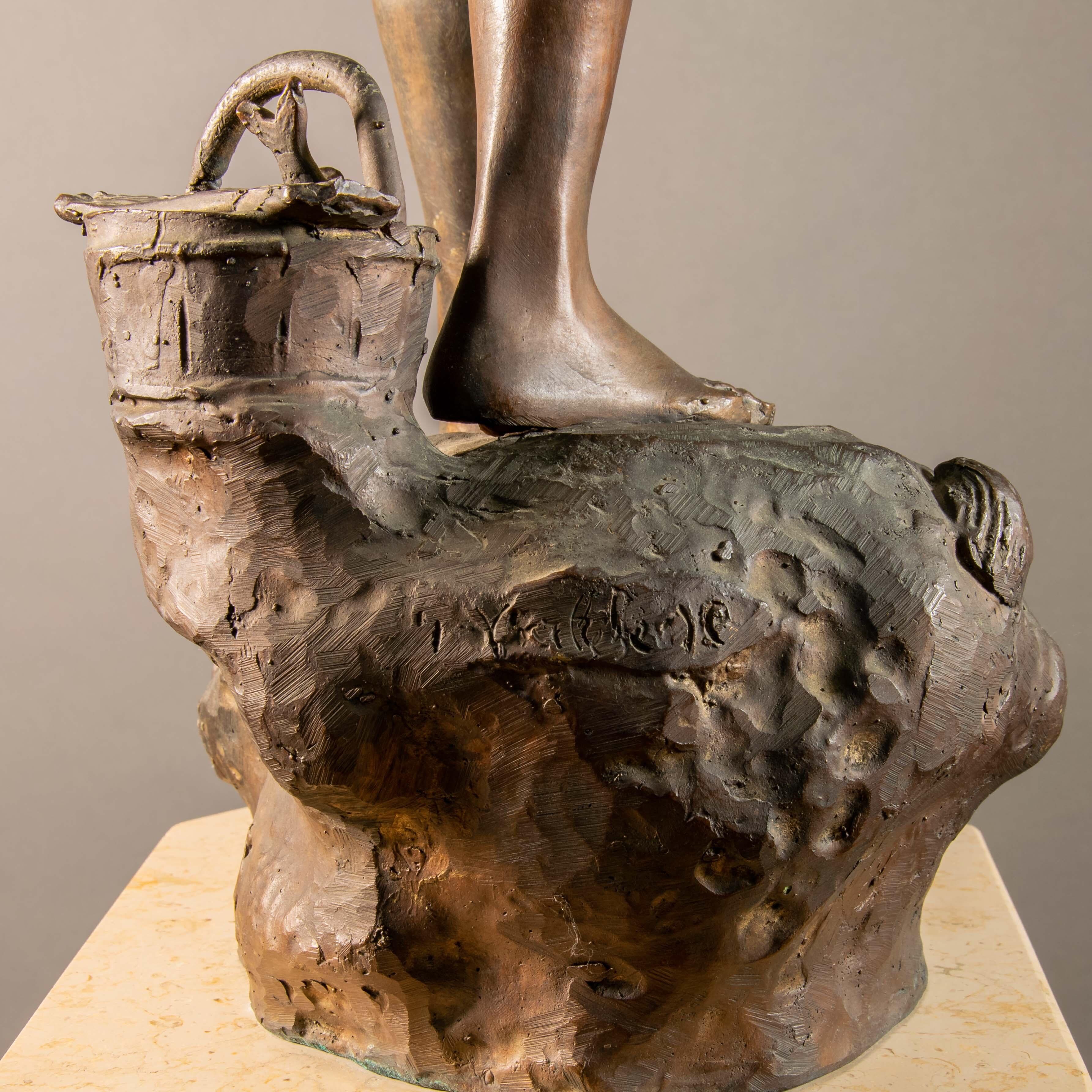 20th Century Giovanni Varlese Bronze Sculpture of a Young Napoleitan Fisherman, Italy, 1910