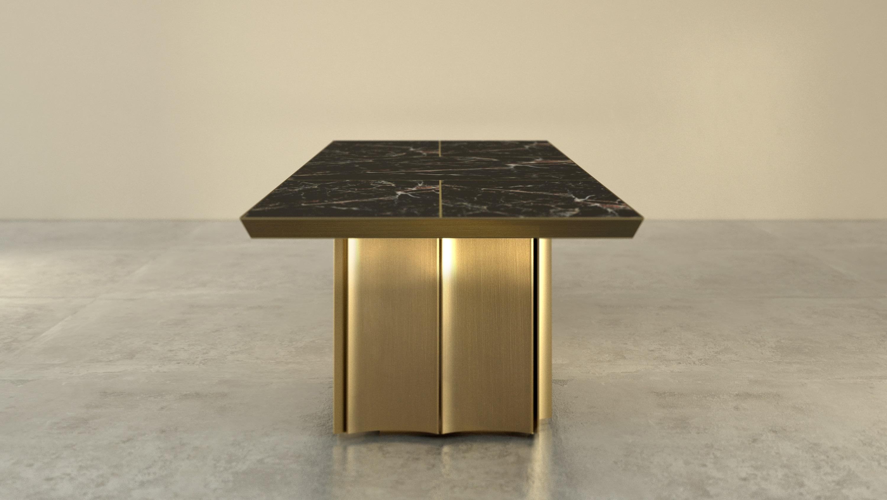 Table de salle à manger Giovannozzi « WAVES » en marbre et finition en métal laiton - Italie Neuf - En vente à Tivoli Terme, Roma