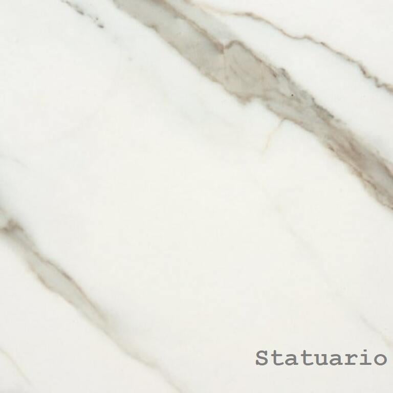 XXIe siècle et contemporain Table de salle à manger Giovannozzi « WAVES » en marbre et finition en métal laiton - Italie en vente