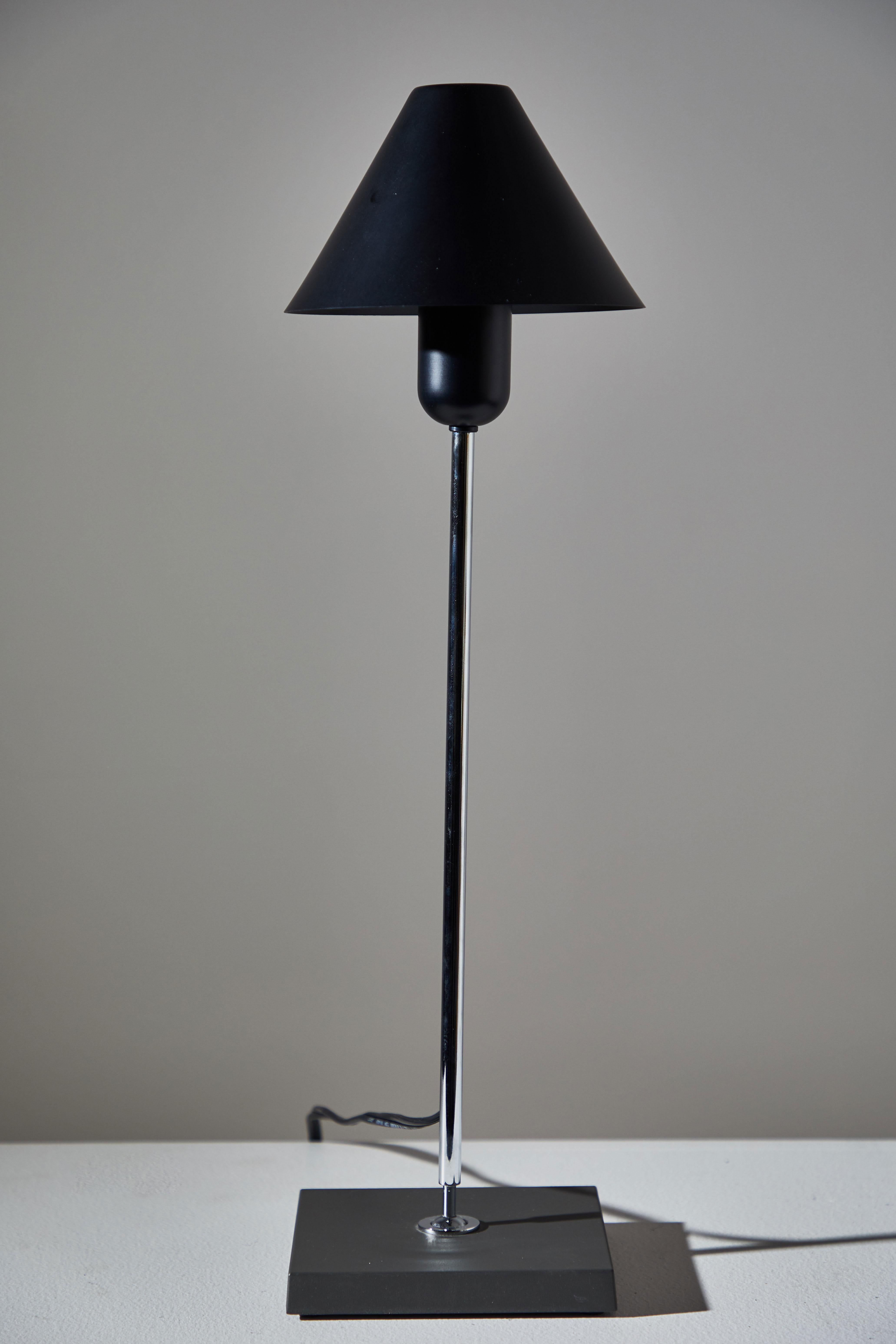 „Tischlampe Gira“ von Massana, Tremoleda und Ferrer für Santa & Cole (Moderne der Mitte des Jahrhunderts)